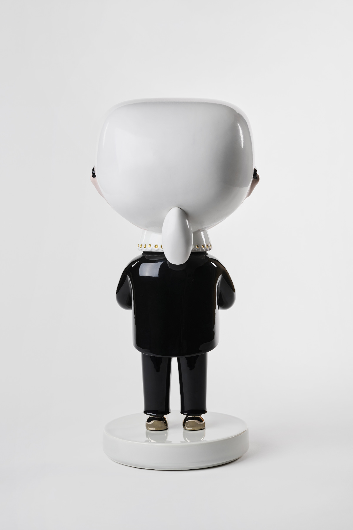 Karl Lagerfeld X Bosa: A New Collaboration Showcasing Two Exclusive Sculptures