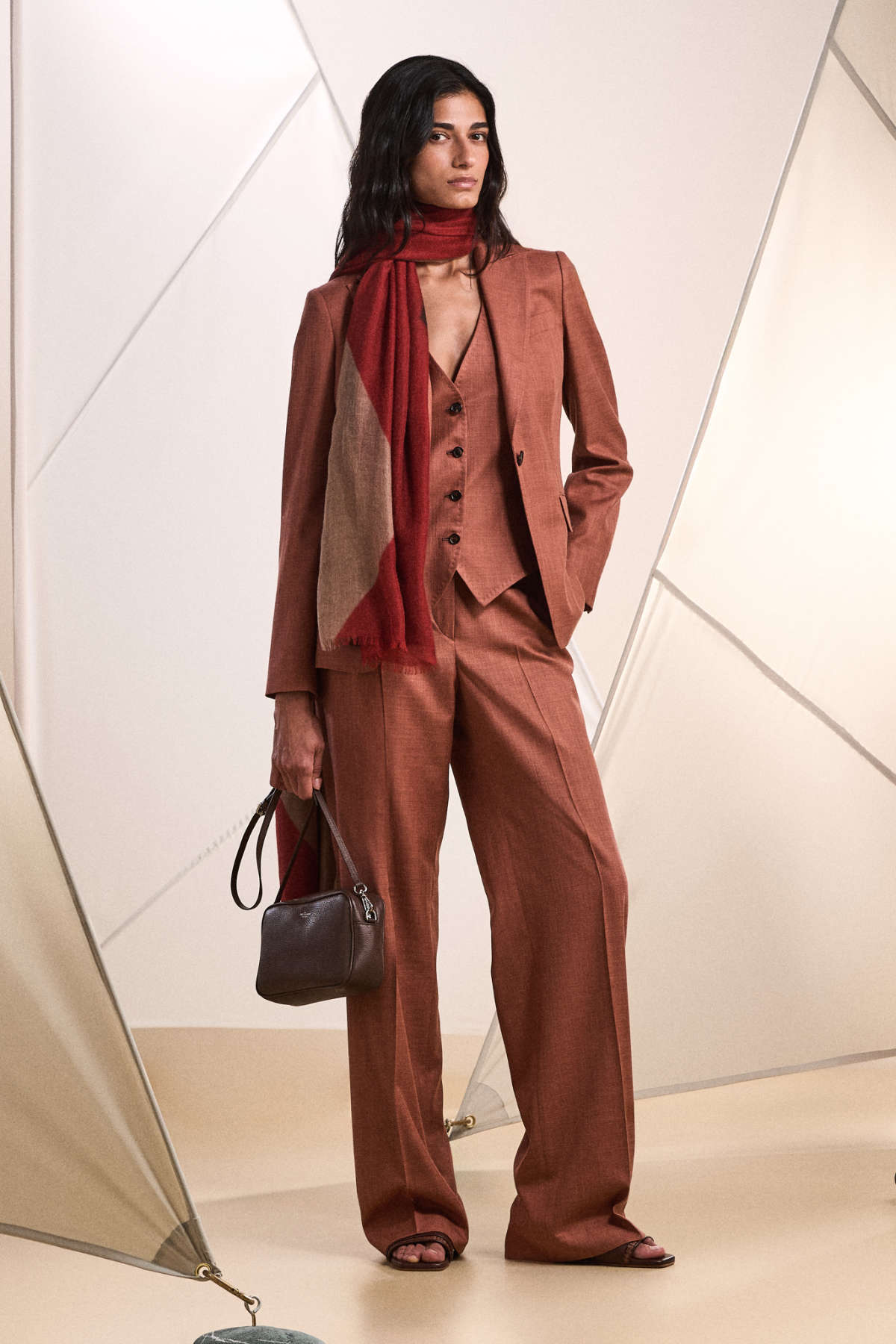 Kiton Presents Its New Spring-Summer 2025 Women's Collection