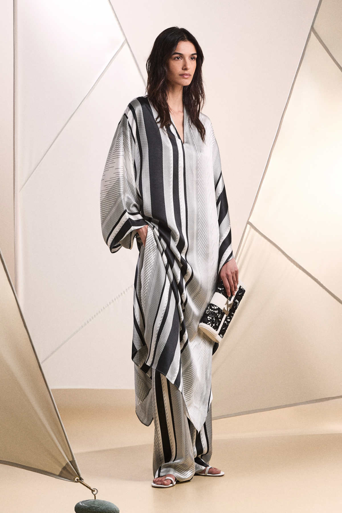 Kiton Presents Its New Spring-Summer 2025 Women's Collection