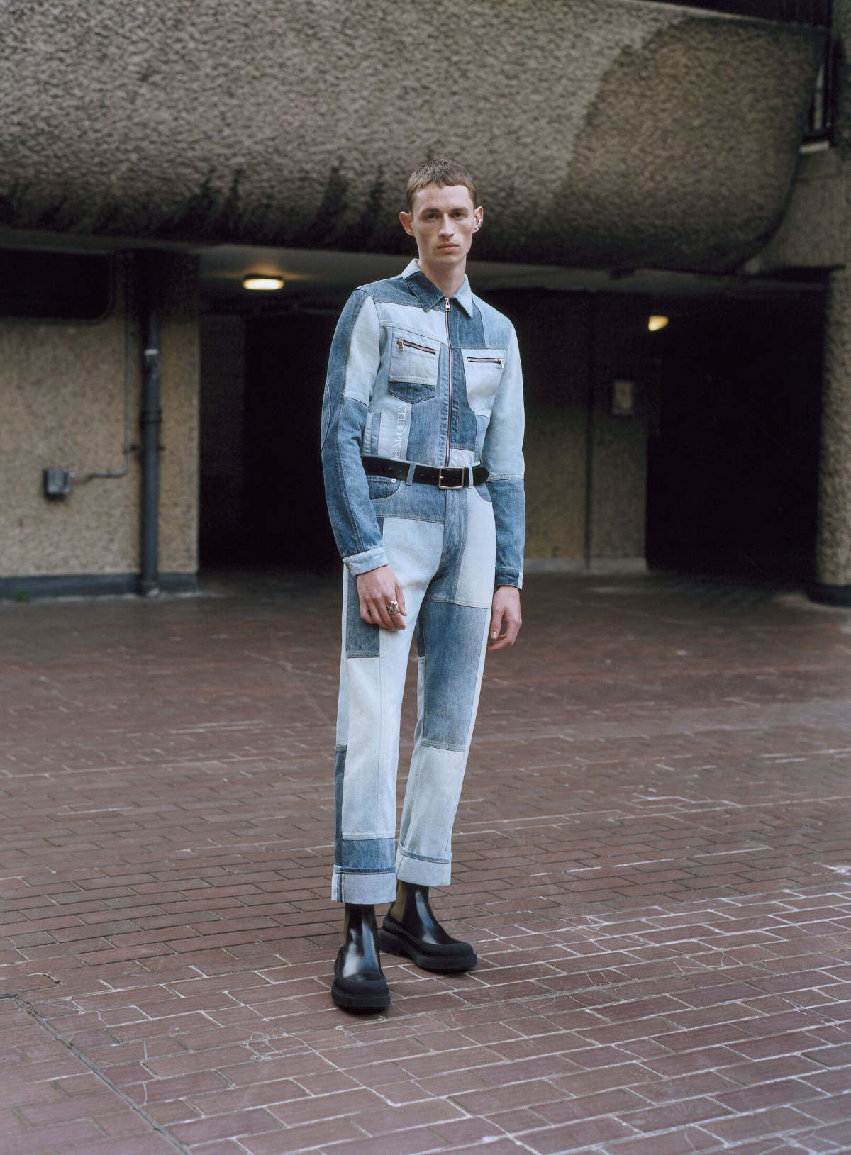 Alexander McQueen Presents Its New Pre-Spring/Summer 2023 Menswear Collection