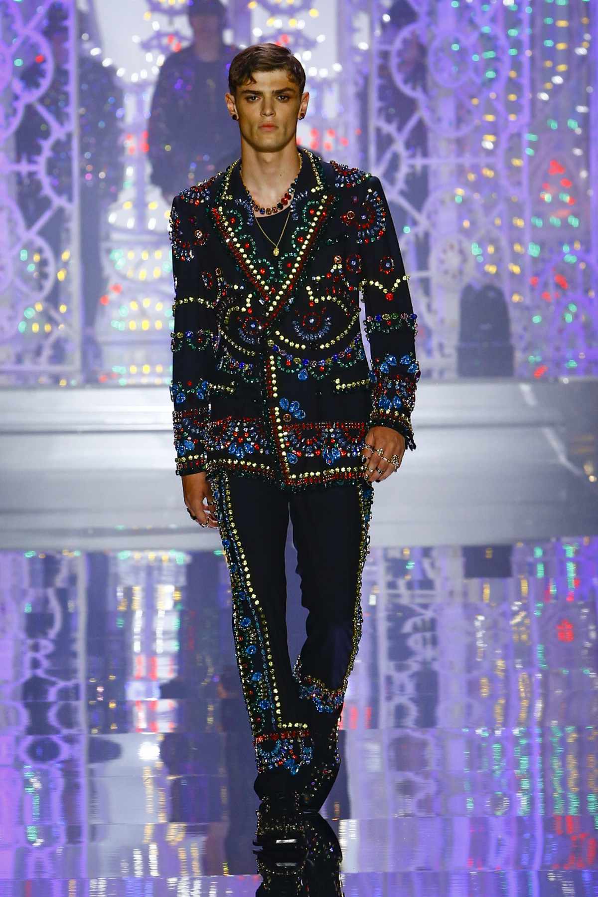 Dolce&Gabbana: Dolce&Gabbana Presents Its New Spring Summer 2022 Men's  Fashion Show: #DGLightTherapy - Luxferity