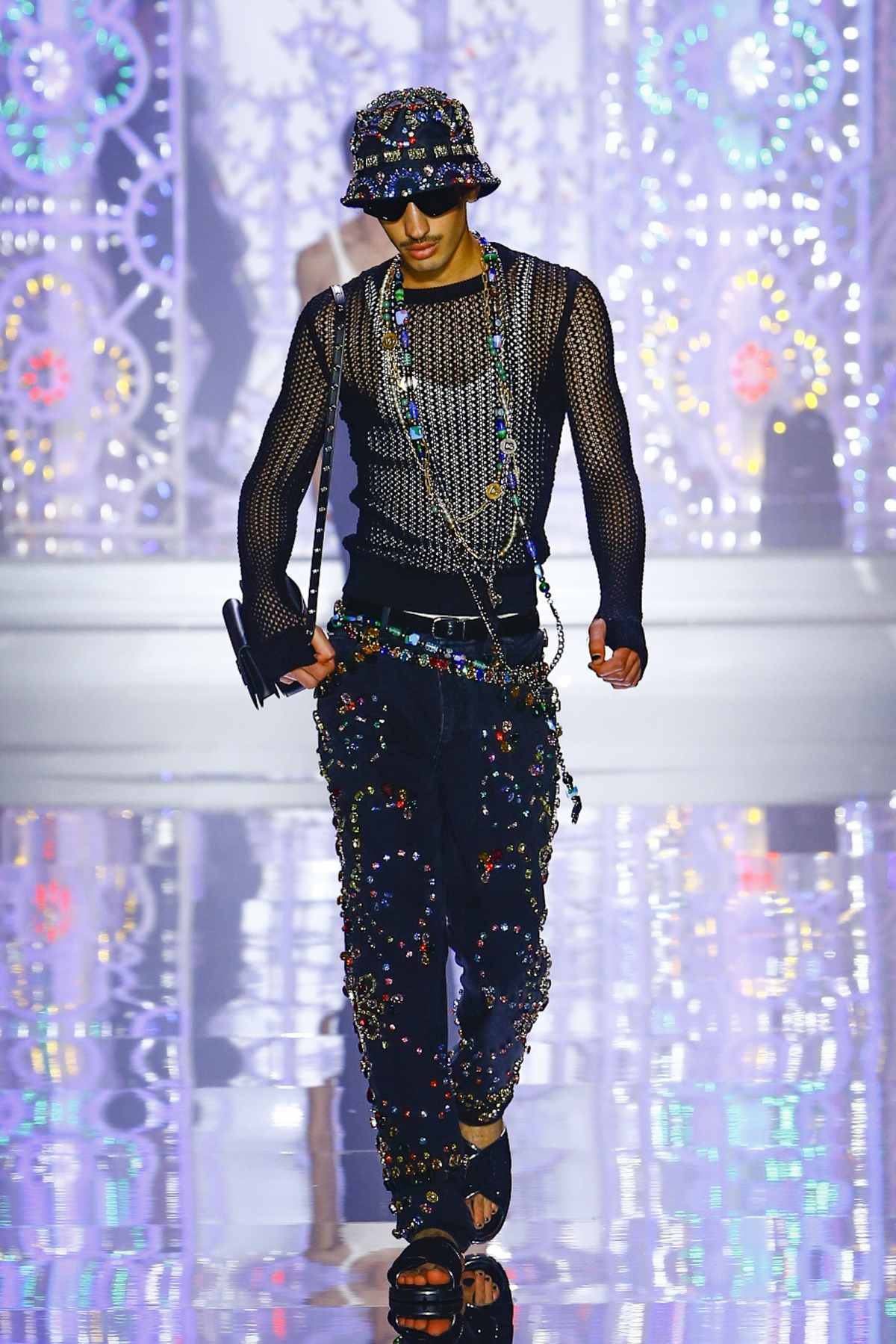 Dolce&Gabbana: Dolce&Gabbana Presents Its New Spring Summer 2022 Men's  Fashion Show: #DGLightTherapy - Luxferity