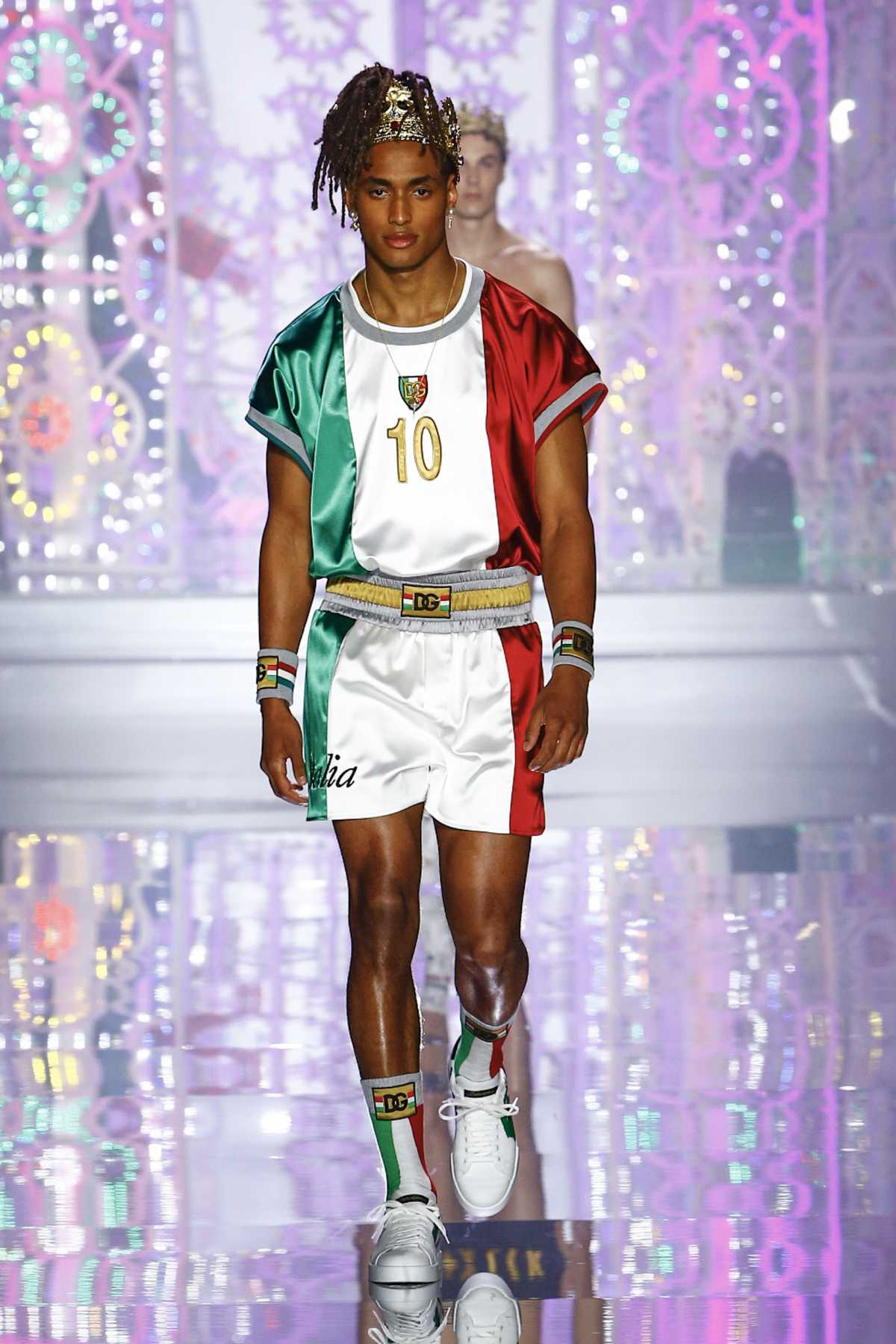 Dolce&Gabbana: Dolce&Gabbana Presents Its New Spring Summer 2022 Men's  Fashion Show: #DGLightTherapy - Luxferity