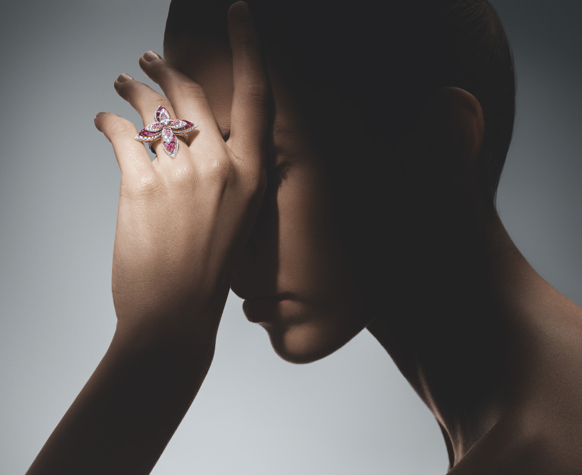 Louis Vuitton: Louis Vuitton Introduces New Designs To Its Emblematic  Blossom Jewelry Collection - Luxferity