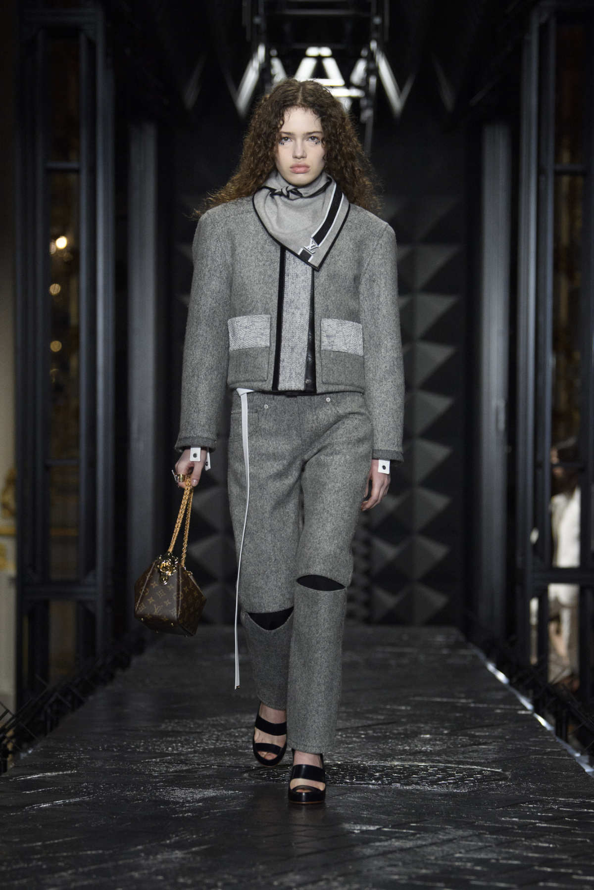 Louis Vuitton Presents Its New Fall-Winter 2023 Women's Collection