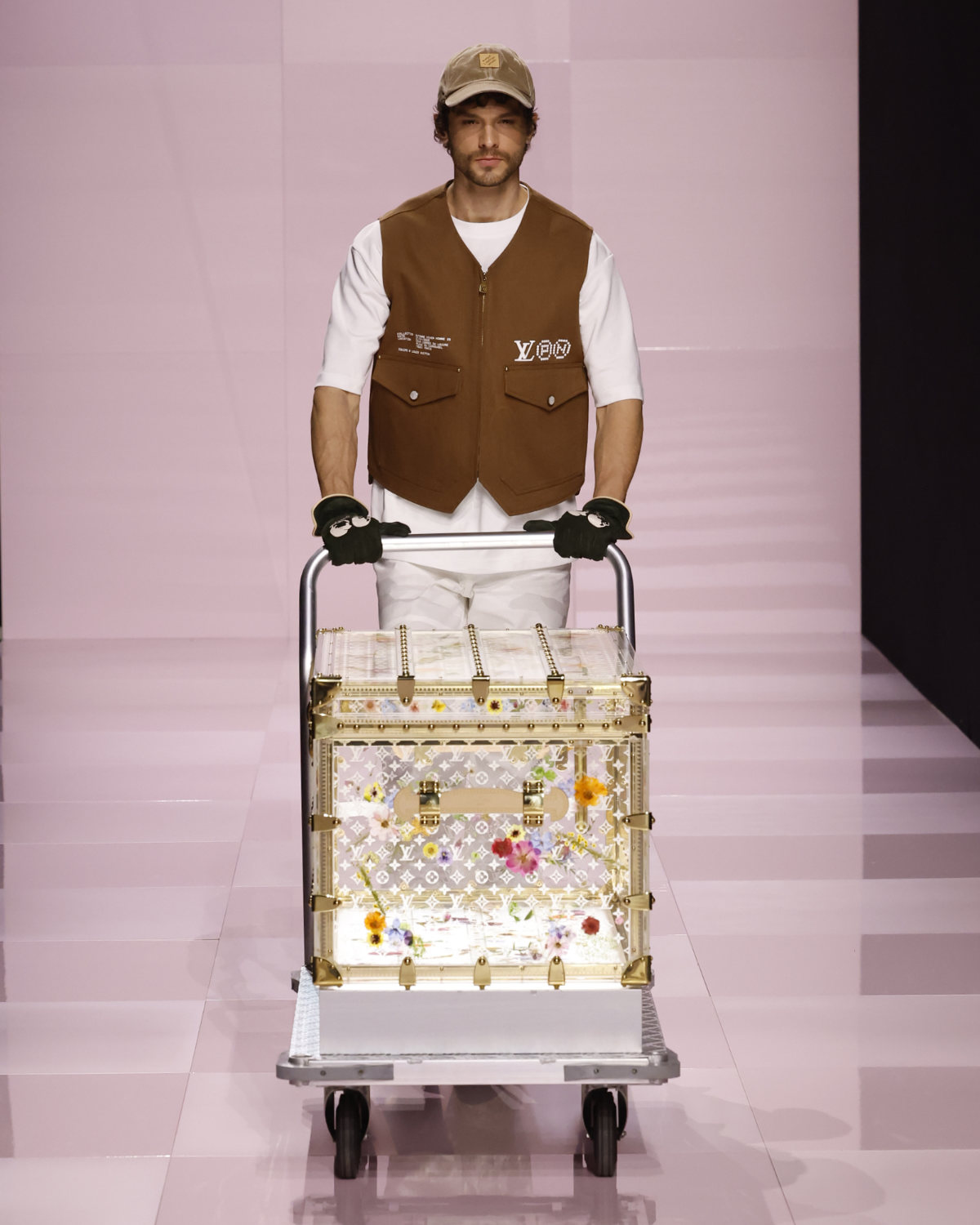 Louis Vuitton Presents Its New Men's Fall-Winter 2025 Collection