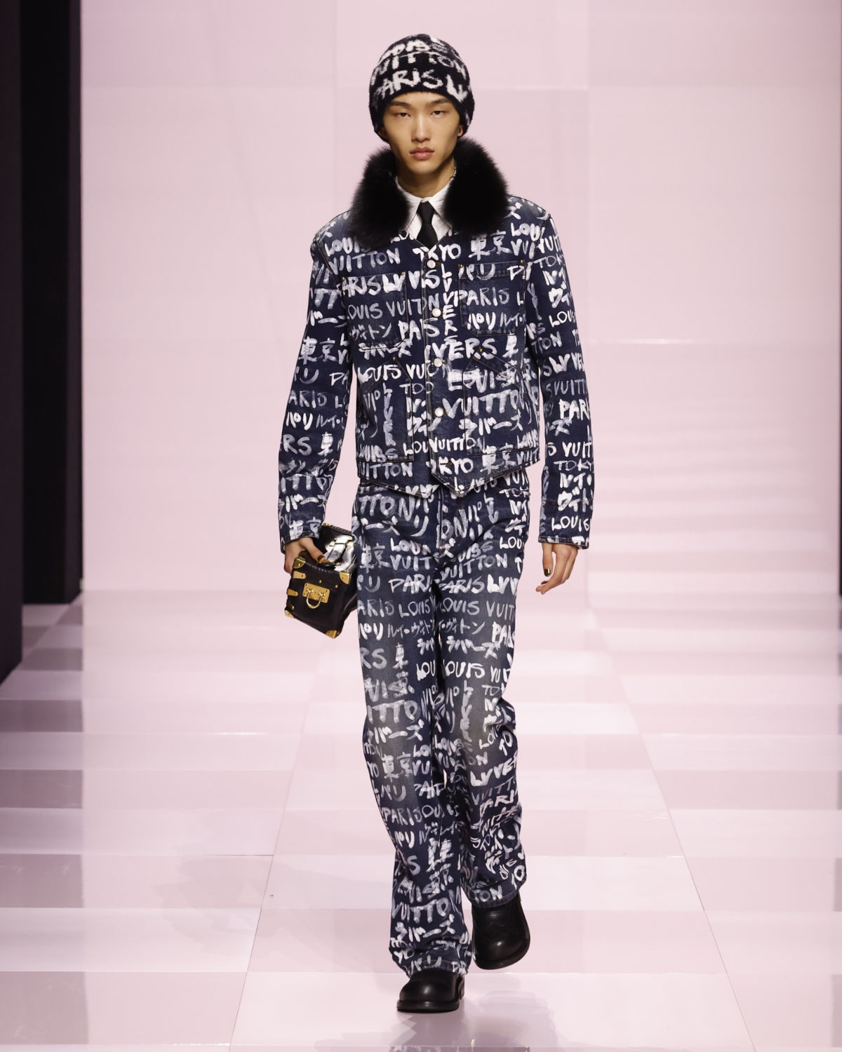 Louis Vuitton Presents Its New Men's Fall-Winter 2025 Collection