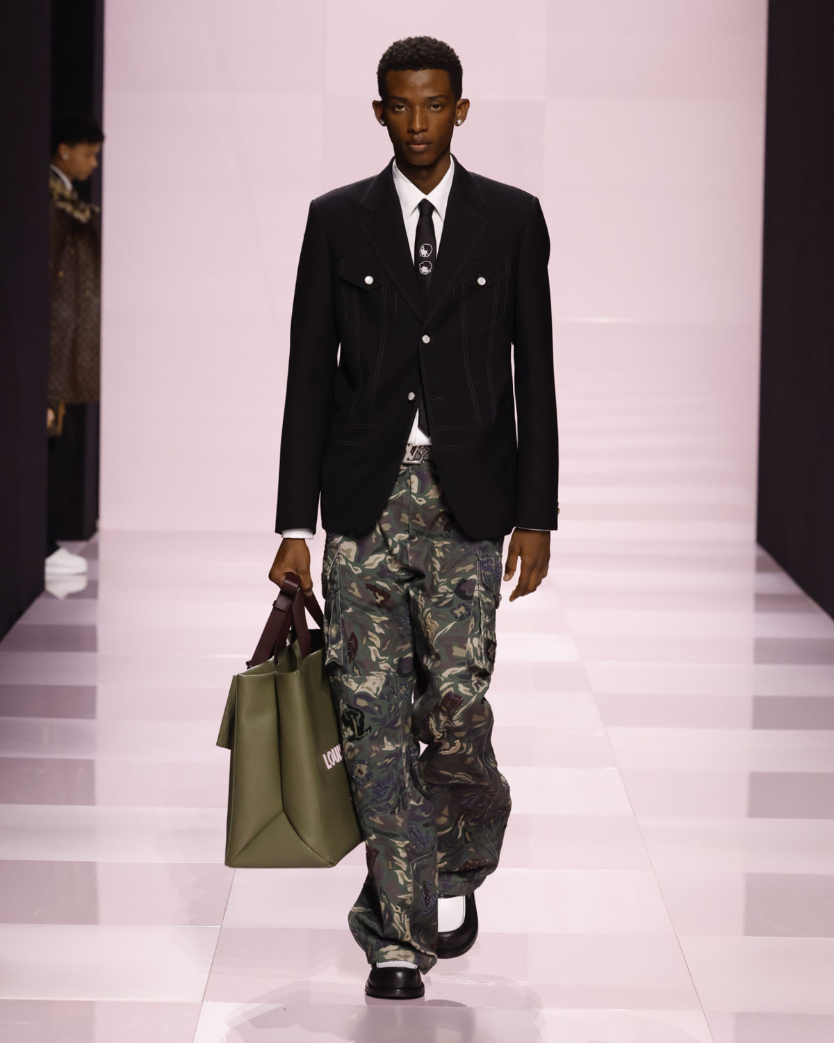 Louis Vuitton Presents Its New Men's Fall-Winter 2025 Collection