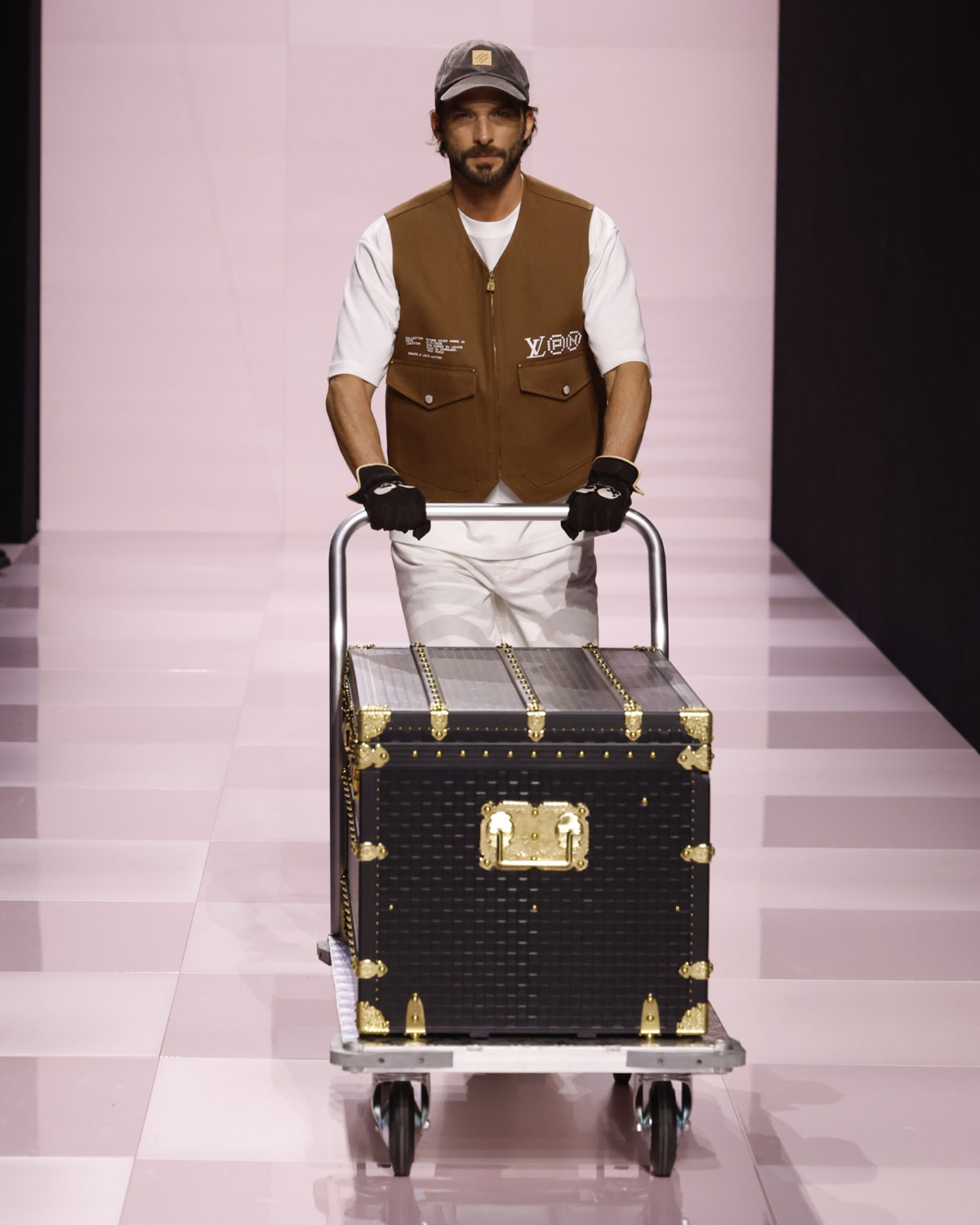 Louis Vuitton Presents Its New Men's Fall-Winter 2025 Collection