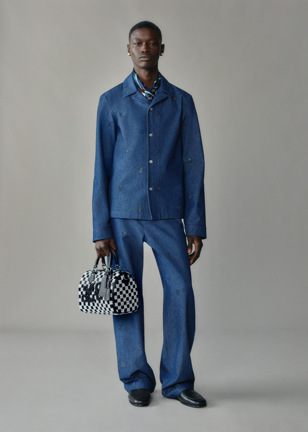 Louis Vuitton Presents Its New Spring-Summer 2025 Men’s Pre-Collection