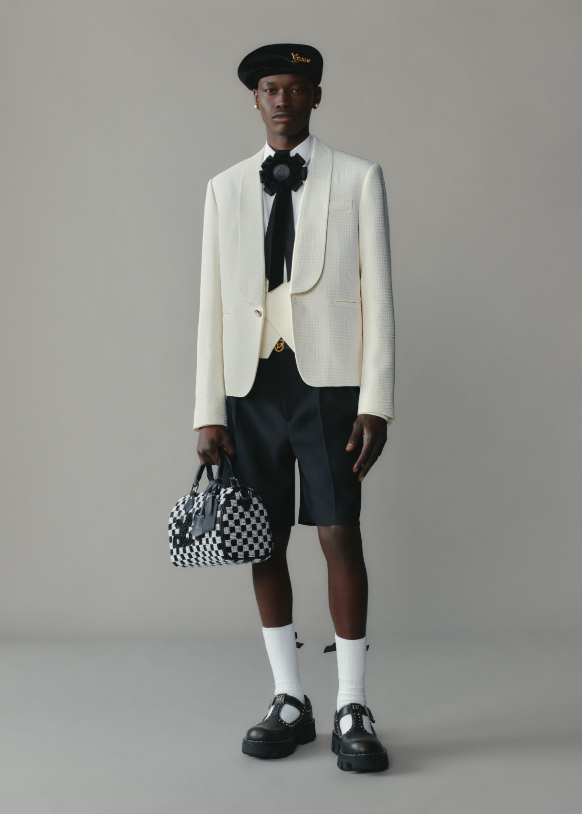 Louis Vuitton Presents Its New Spring-Summer 2025 Men’s Pre-Collection