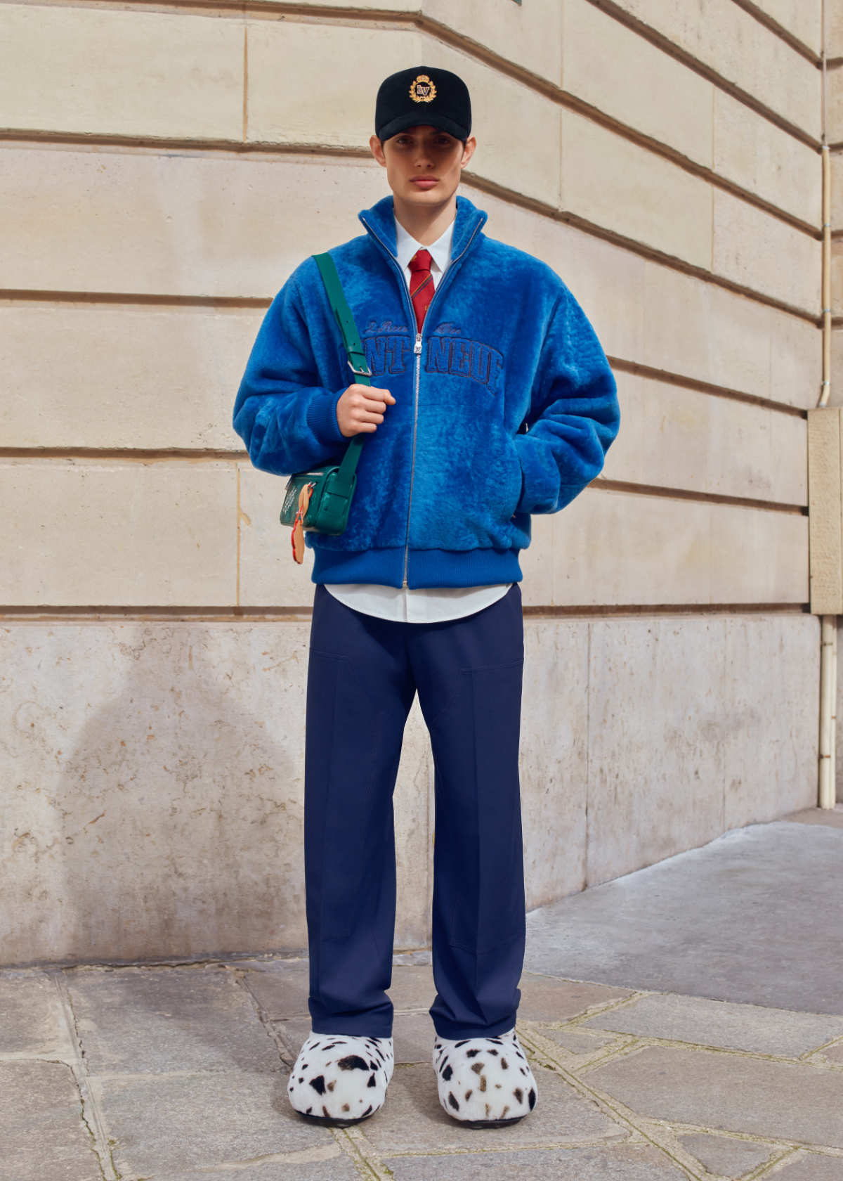 Louis Vuitton Presents Its New Spring-Summer 2025 Men’s Pre-Collection