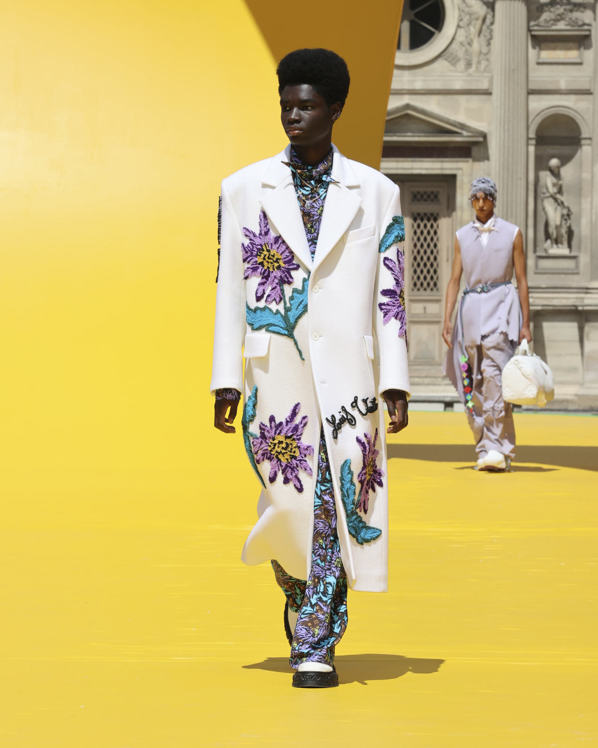 Louis Vuitton: Louis Vuitton Presents Its New Spring-Summer 2023 Men's  Collection: Collection ∞ - Luxferity