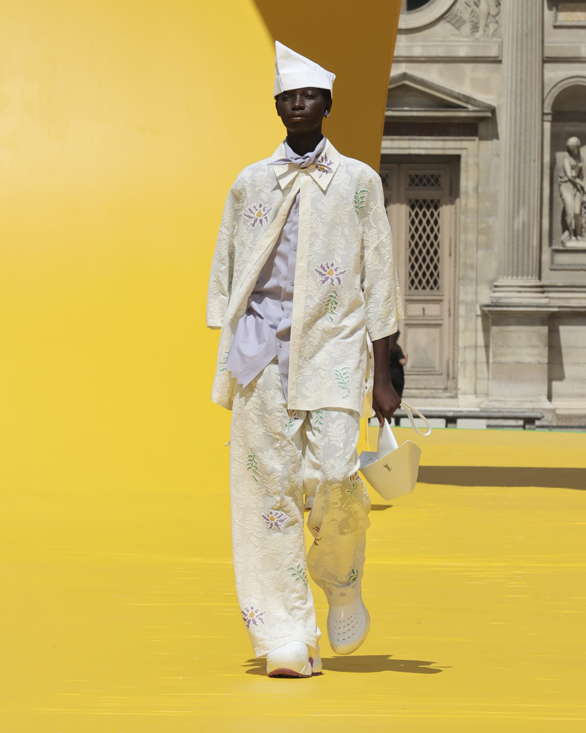 Louis Vuitton: Louis Vuitton Presents Its New Spring-Summer 2023 Men's  Collection: Collection ∞ - Luxferity