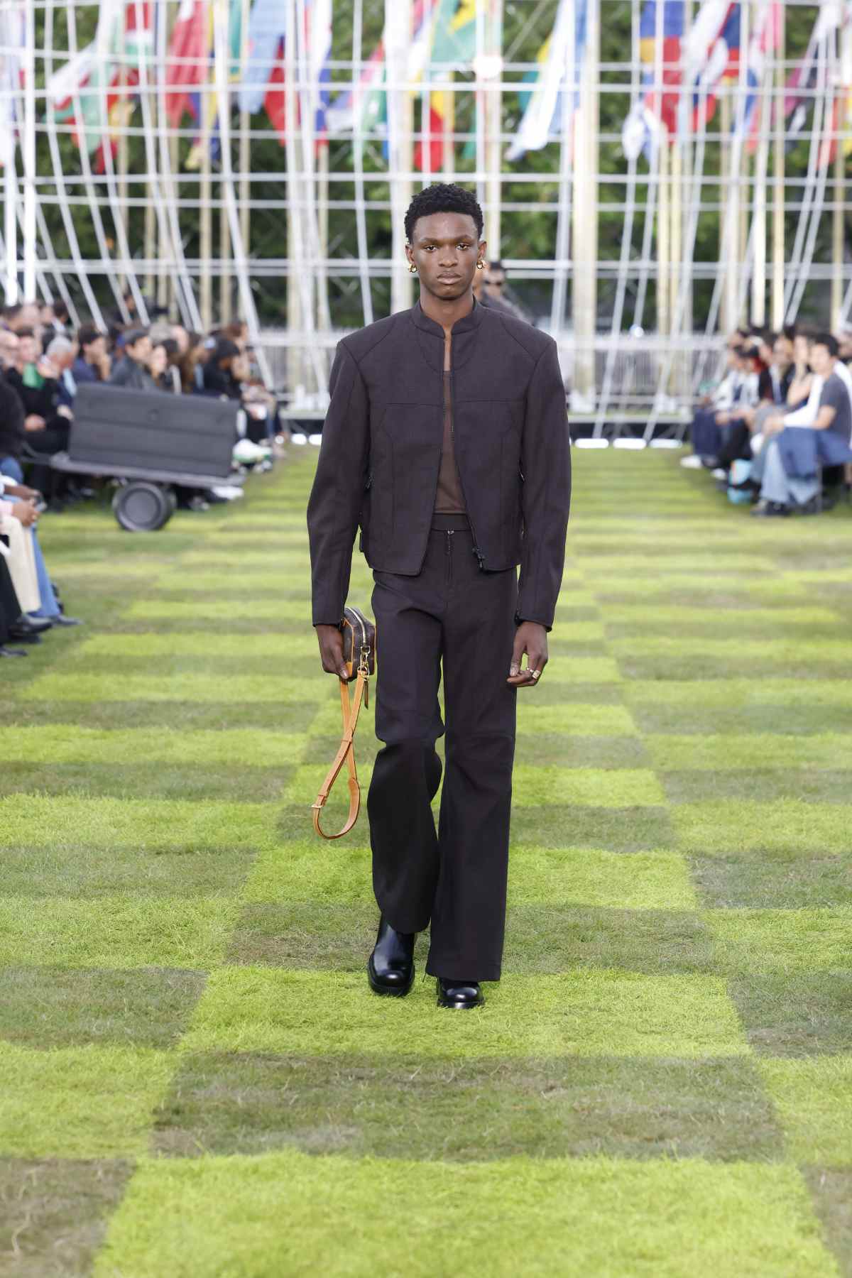 Louis Vuitton Presents Its New Spring-Summer 2025 Men’s Collection: Le Monde Est À Vous