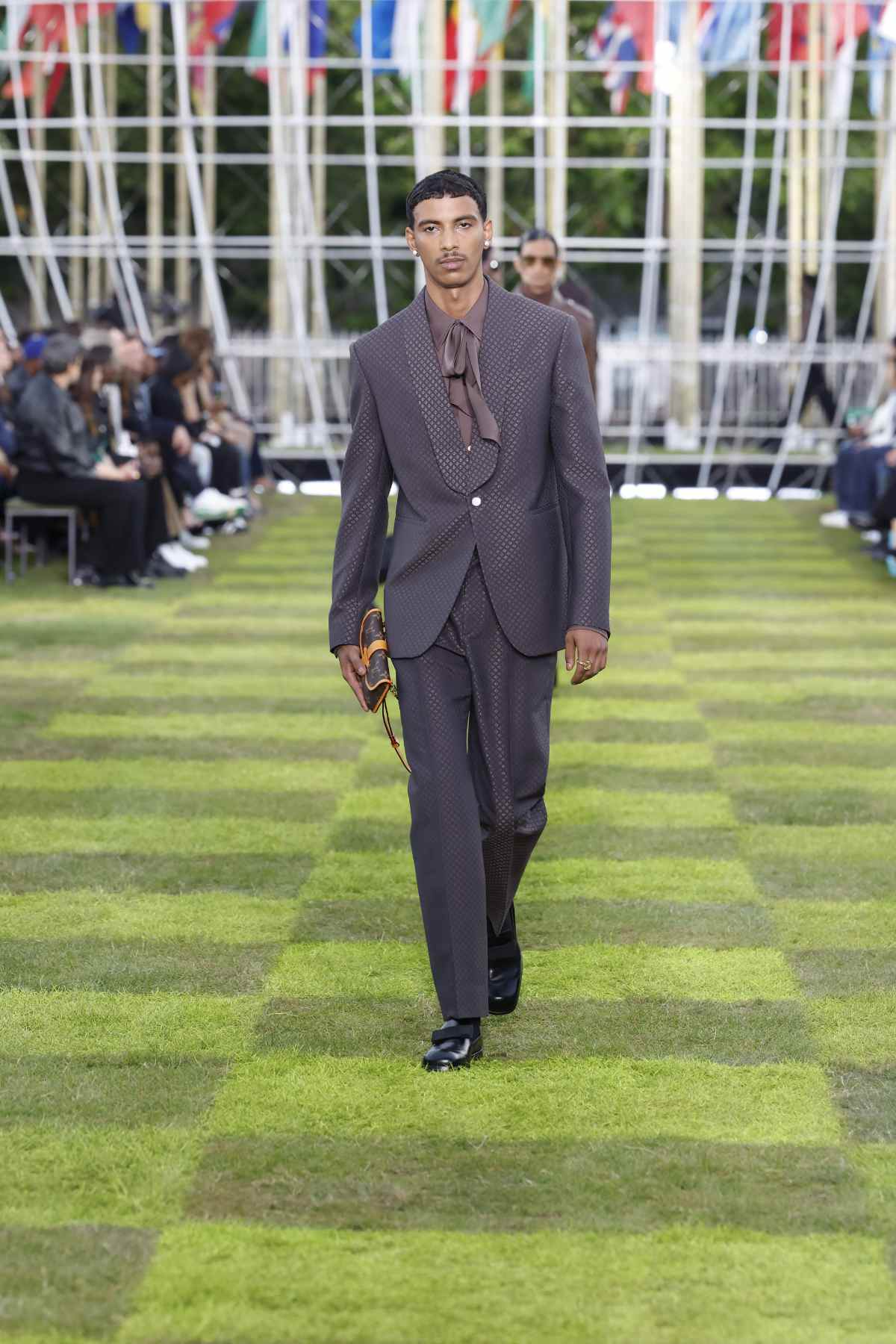 Louis Vuitton Presents Its New Spring-Summer 2025 Men’s Collection: Le Monde Est À Vous