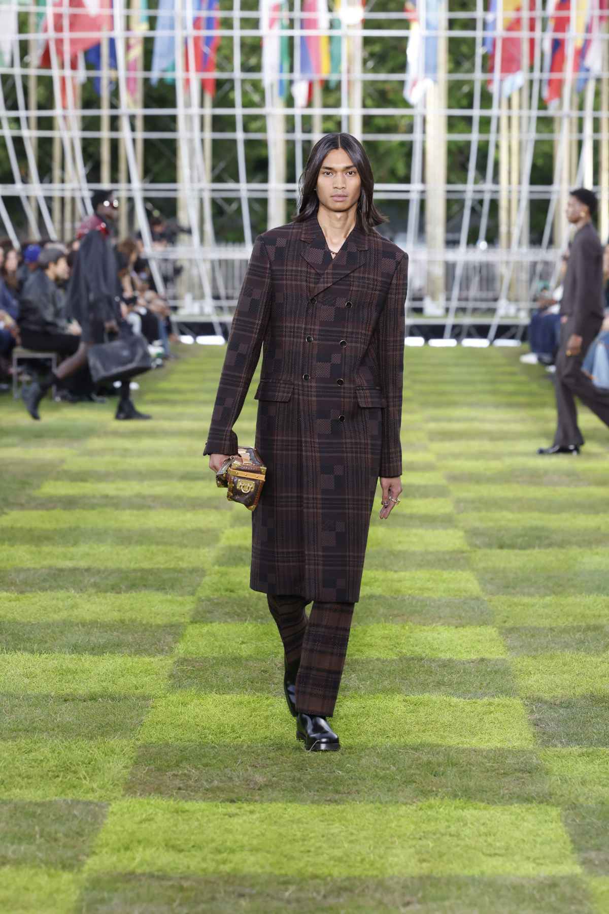 Louis Vuitton Presents Its New Spring-Summer 2025 Men’s Collection: Le Monde Est À Vous