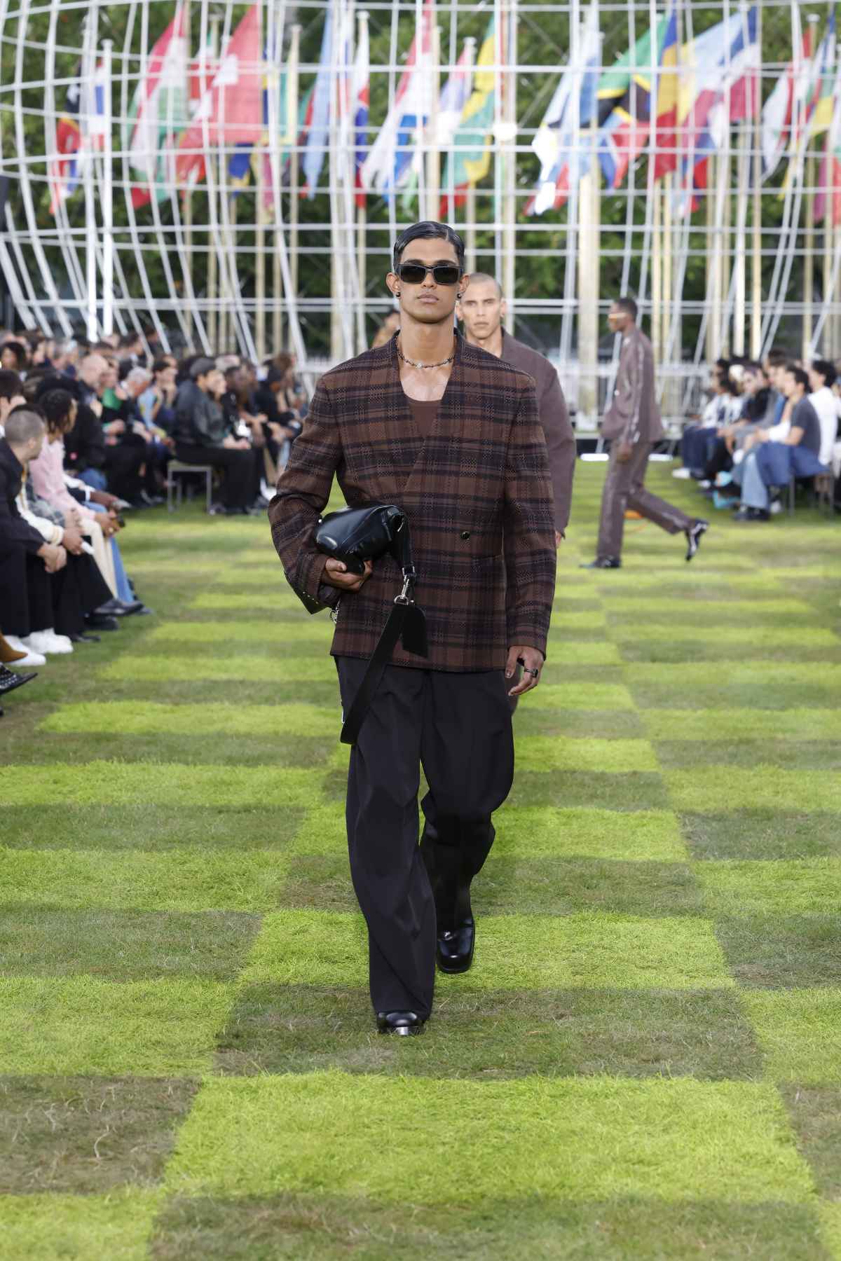 Louis Vuitton Presents Its New Spring-Summer 2025 Men’s Collection: Le Monde Est À Vous