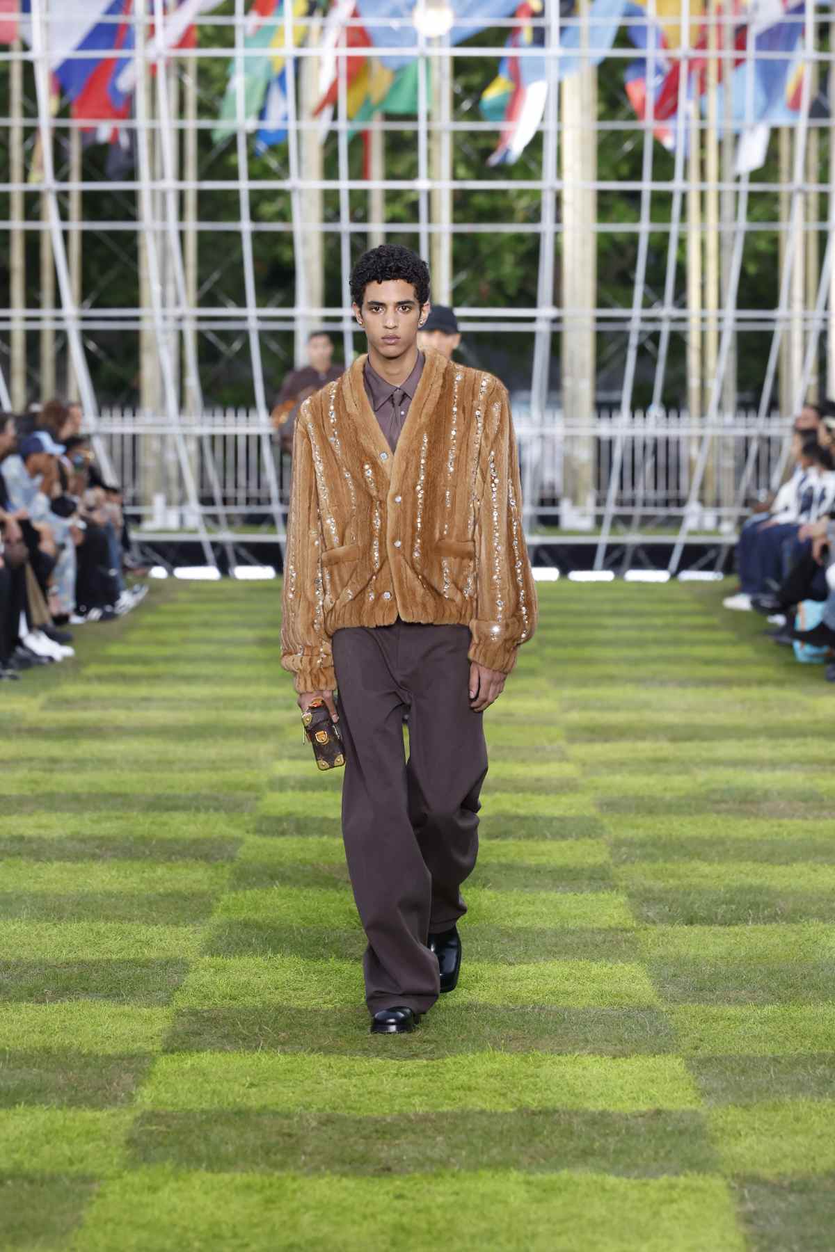 Louis Vuitton Presents Its New Spring-Summer 2025 Men’s Collection: Le Monde Est À Vous