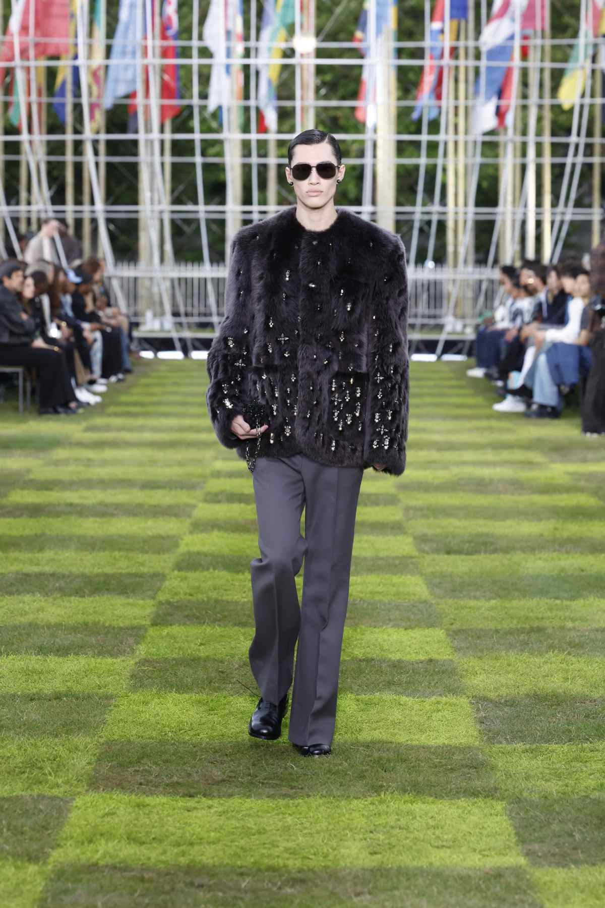 Louis Vuitton Presents Its New Spring-Summer 2025 Men’s Collection: Le Monde Est À Vous