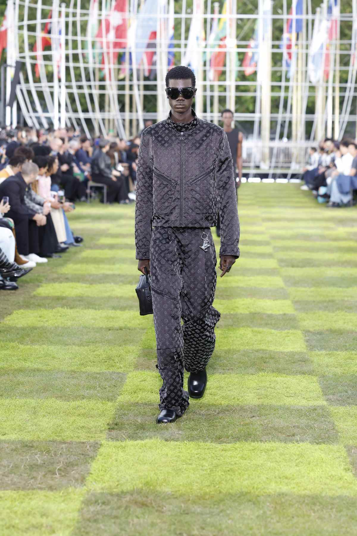 Louis Vuitton Presents Its New Spring-Summer 2025 Men’s Collection: Le Monde Est À Vous