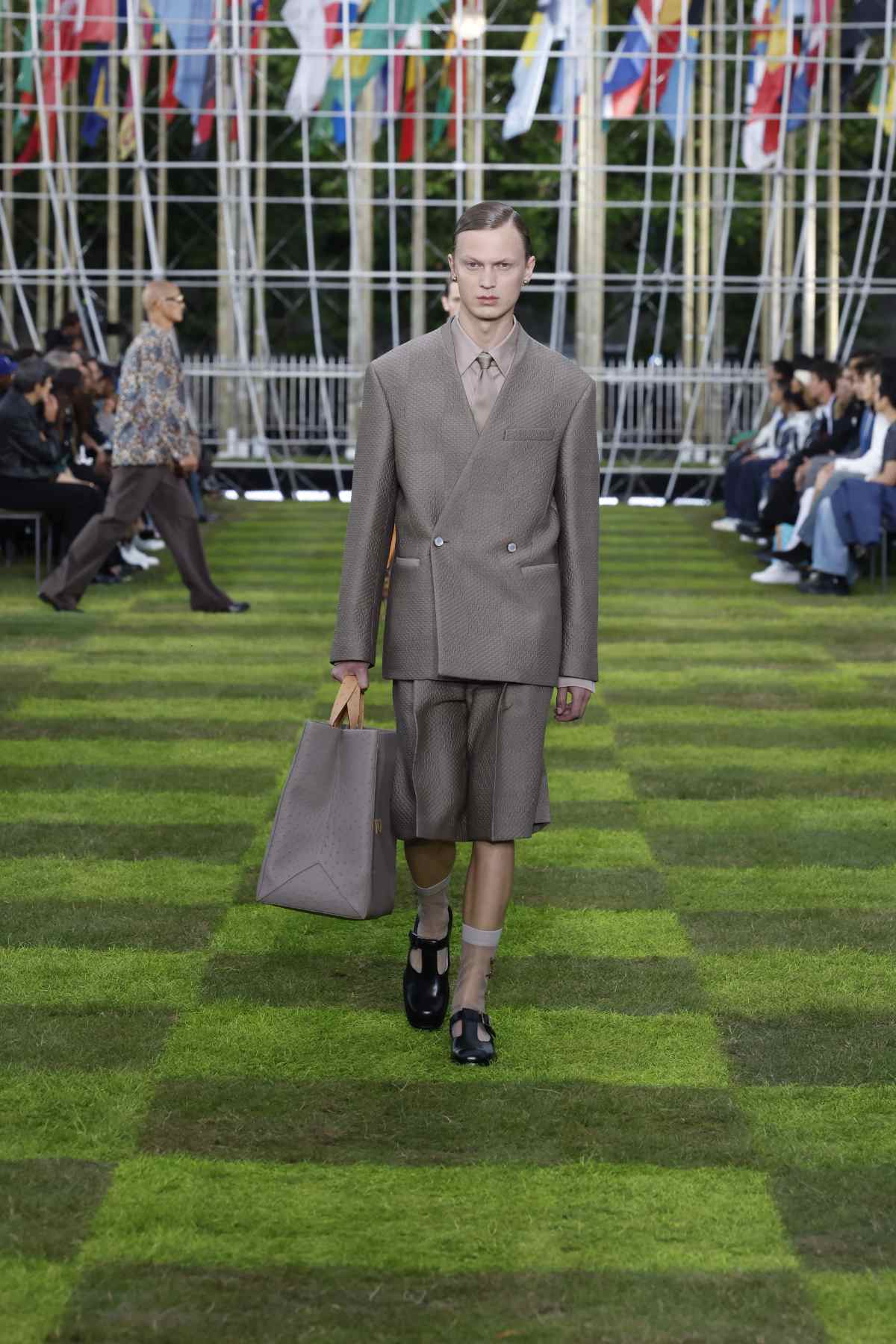 Louis Vuitton Presents Its New Spring-Summer 2025 Men’s Collection: Le Monde Est À Vous