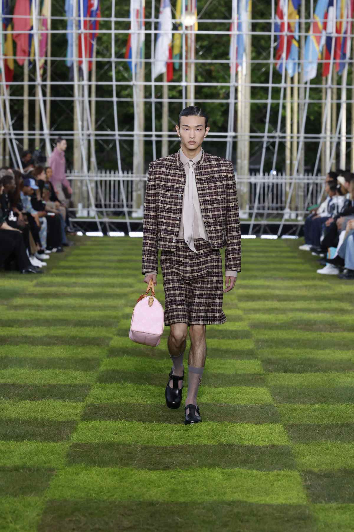 Louis Vuitton Presents Its New Spring-Summer 2025 Men’s Collection: Le Monde Est À Vous