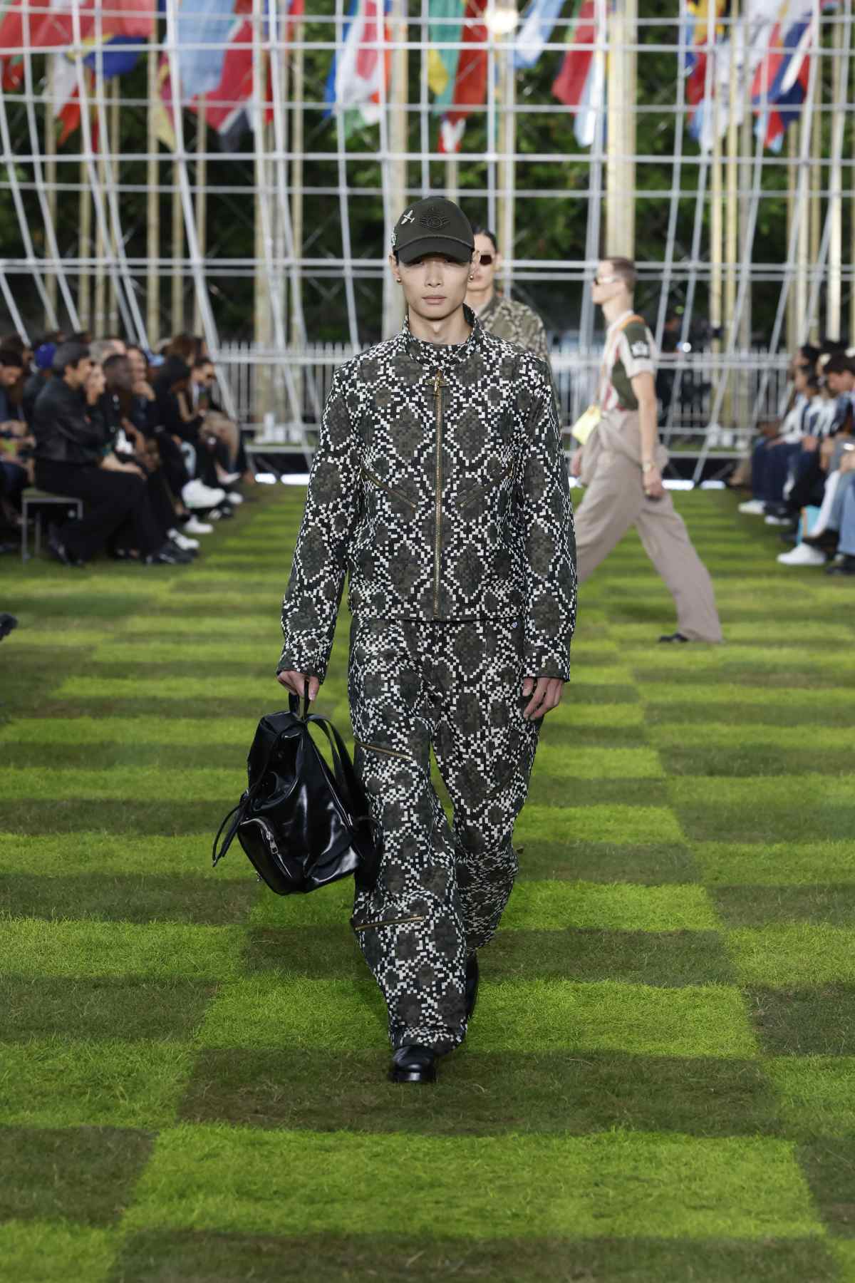 Louis Vuitton Presents Its New Spring-Summer 2025 Men’s Collection: Le Monde Est À Vous