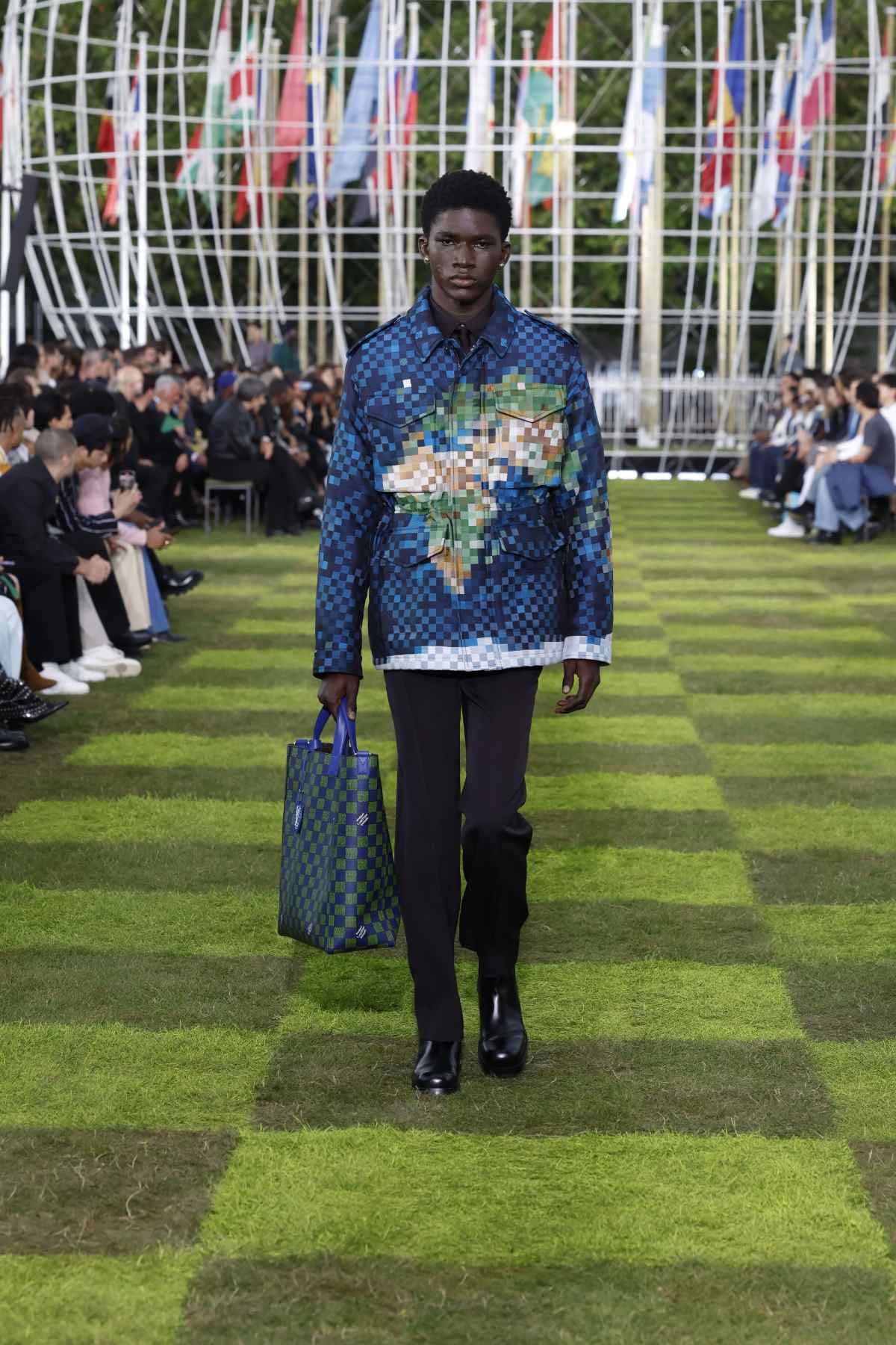 Louis Vuitton Presents Its New Spring-Summer 2025 Men’s Collection: Le Monde Est À Vous