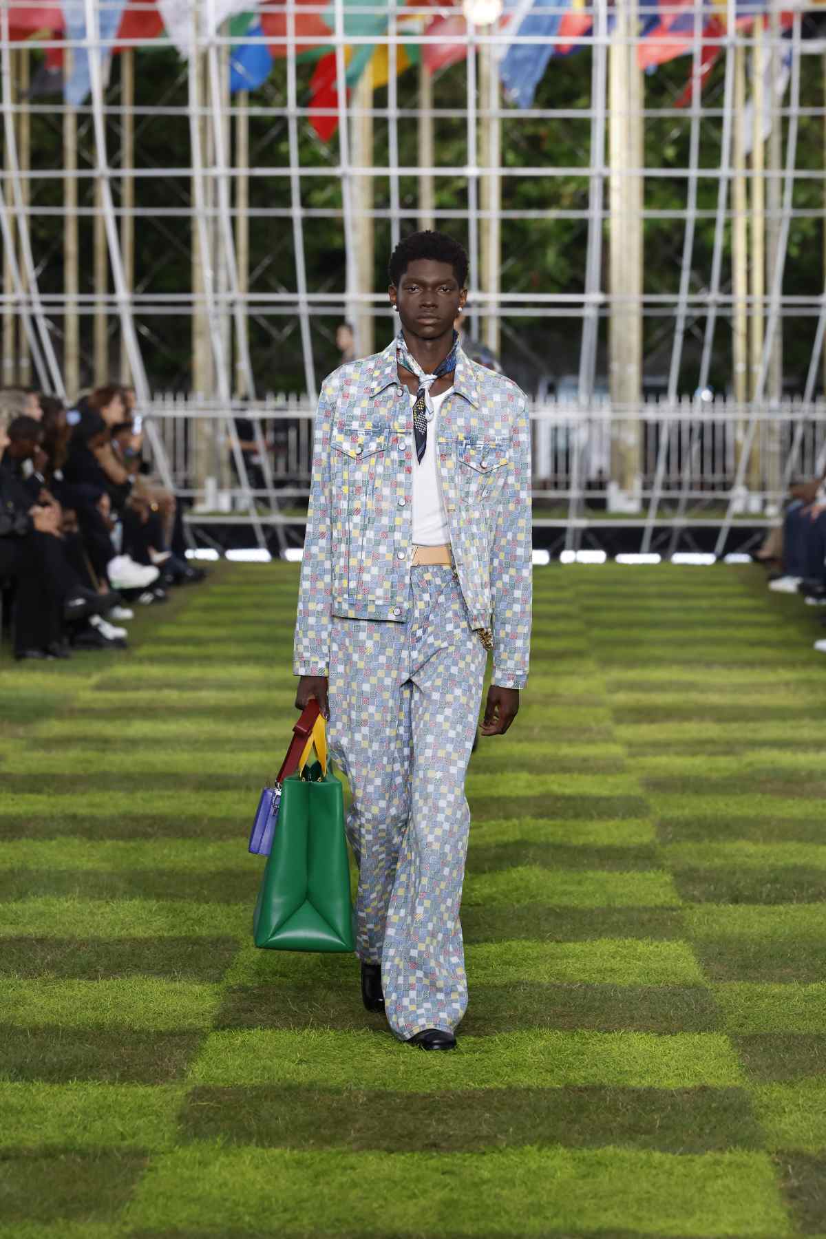 Louis Vuitton Presents Its New Spring-Summer 2025 Men’s Collection: Le Monde Est À Vous