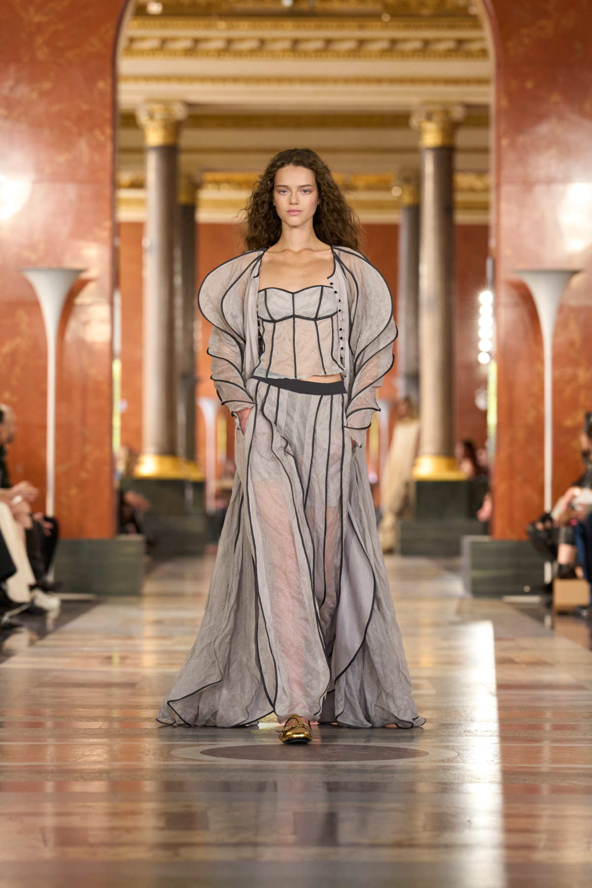 Louis Vuitton Spring-Summer 2026: In Praise Of Intimacy As An Art De Vivre