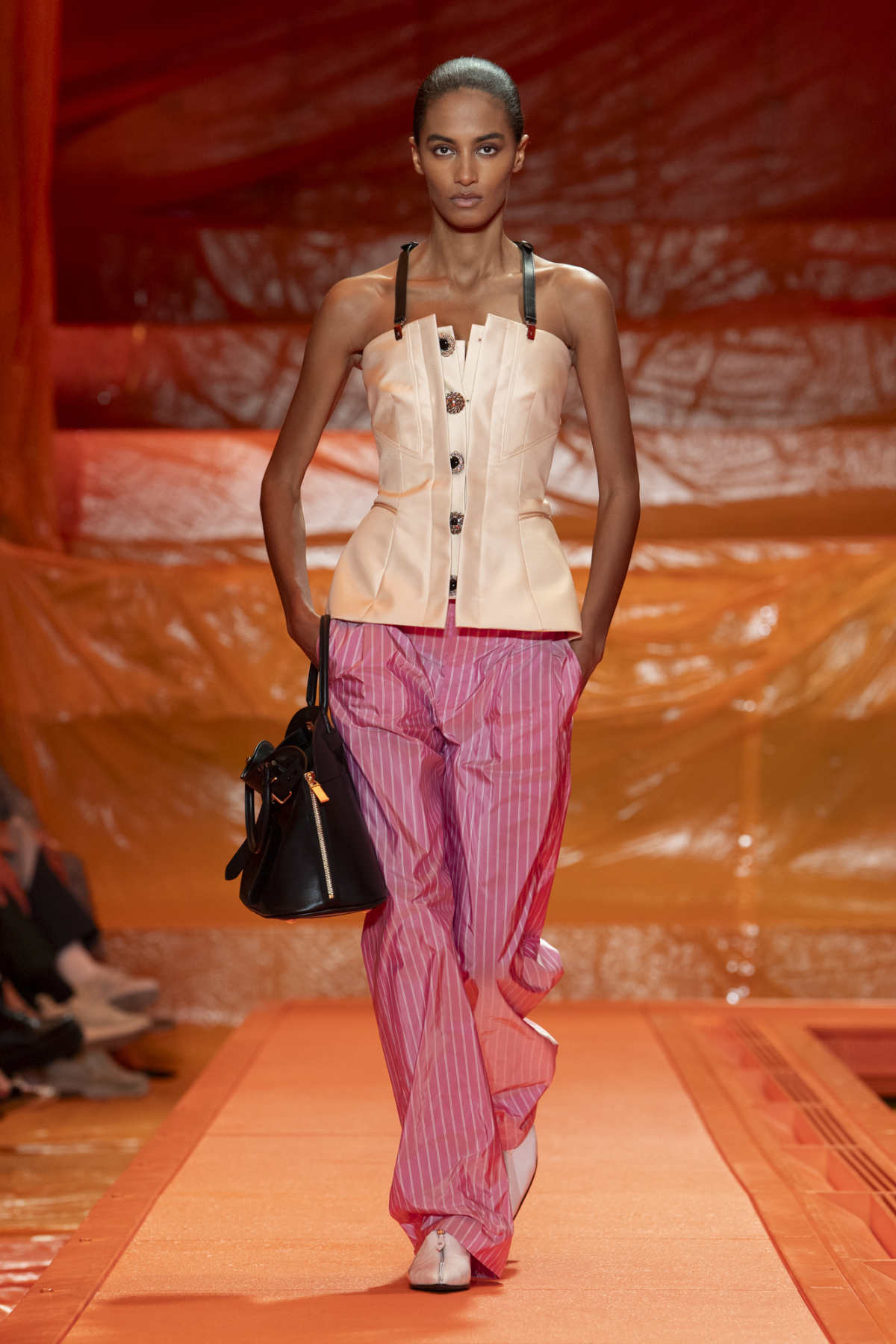Louis Vuitton Presents Its New Women Spring-Summer 2024 Collection