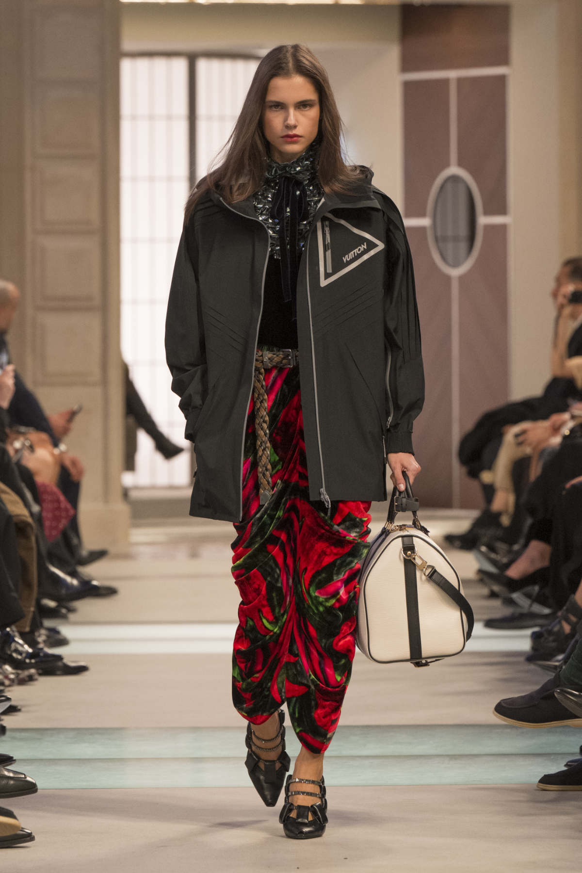 Louis Vuitton Presents Its New Women’s Fall-Winter 2025 Collection