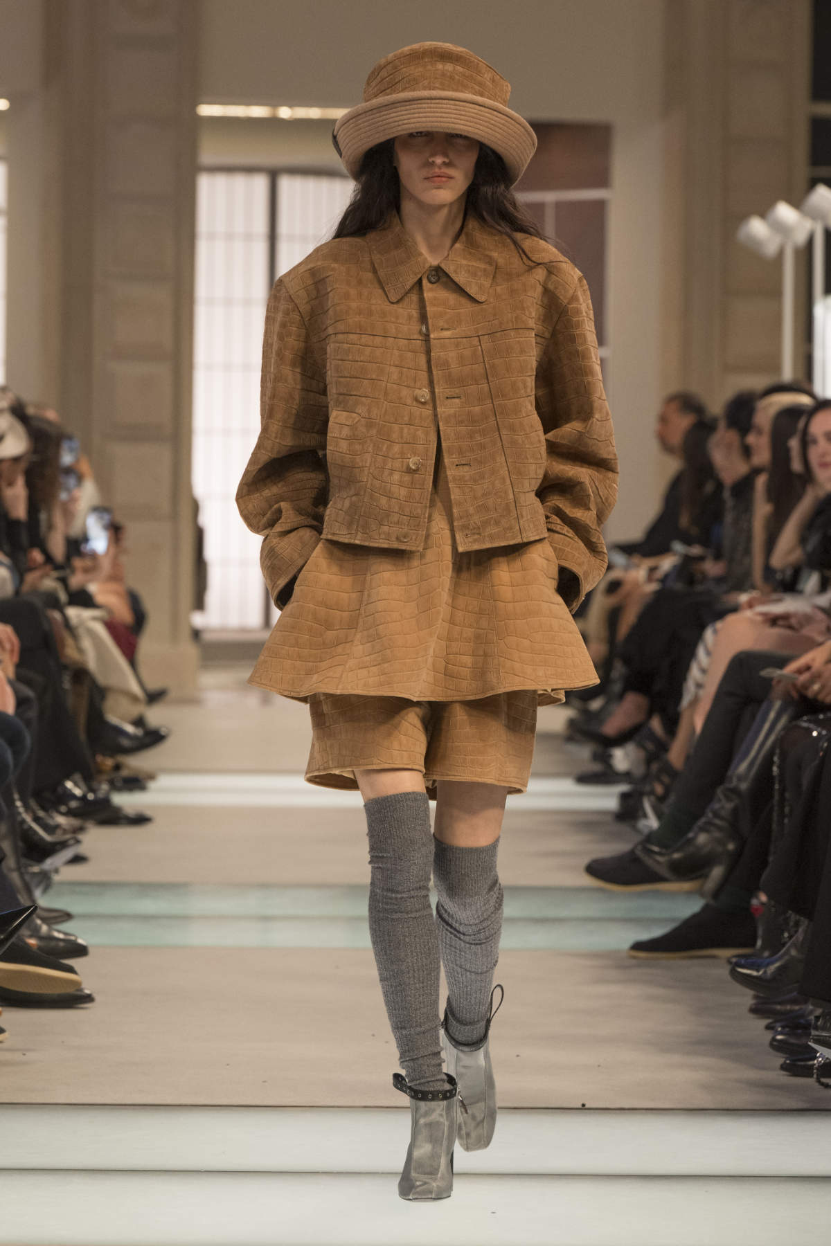 Louis Vuitton Presents Its New Women’s Fall-Winter 2025 Collection