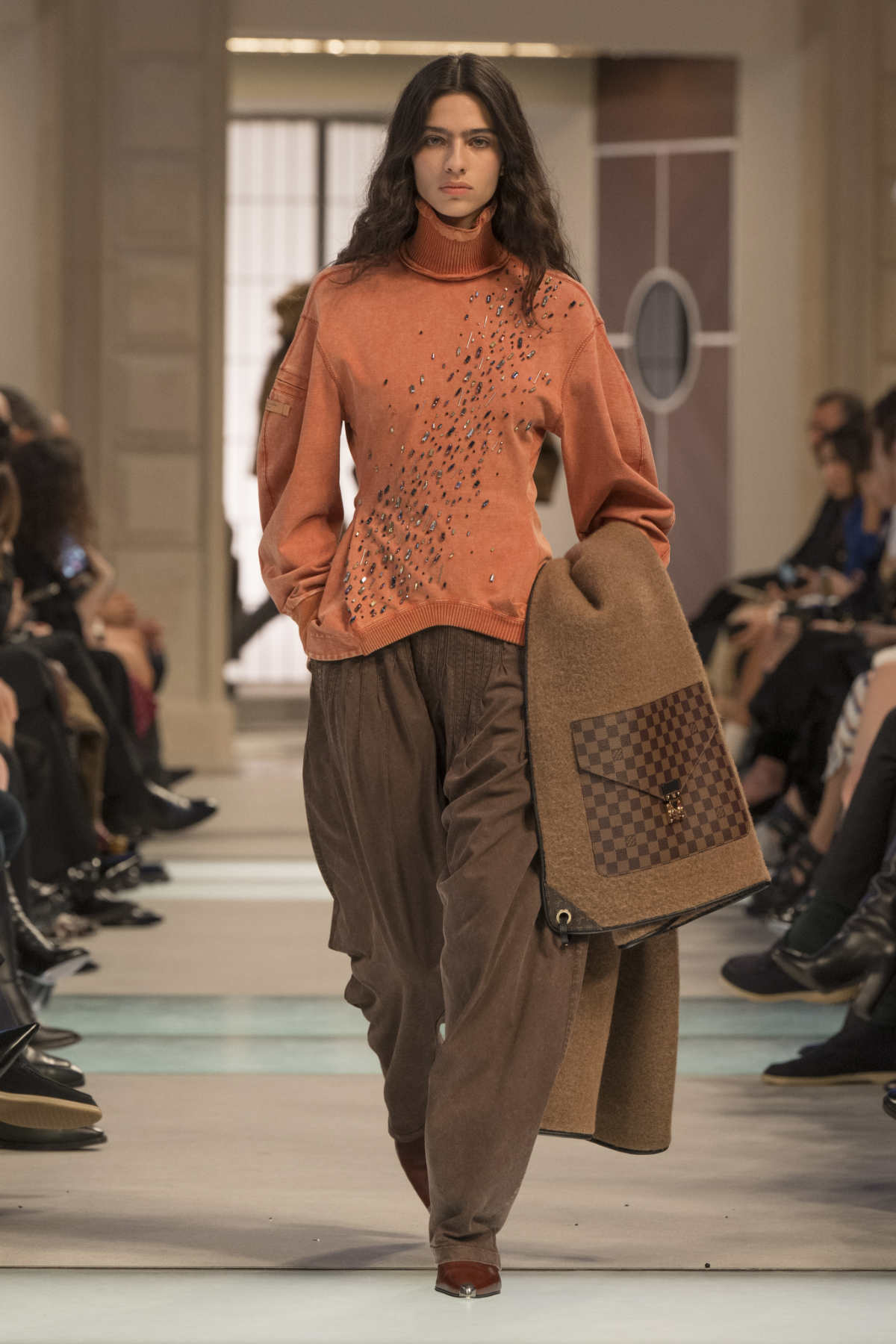 Louis Vuitton Presents Its New Women’s Fall-Winter 2025 Collection