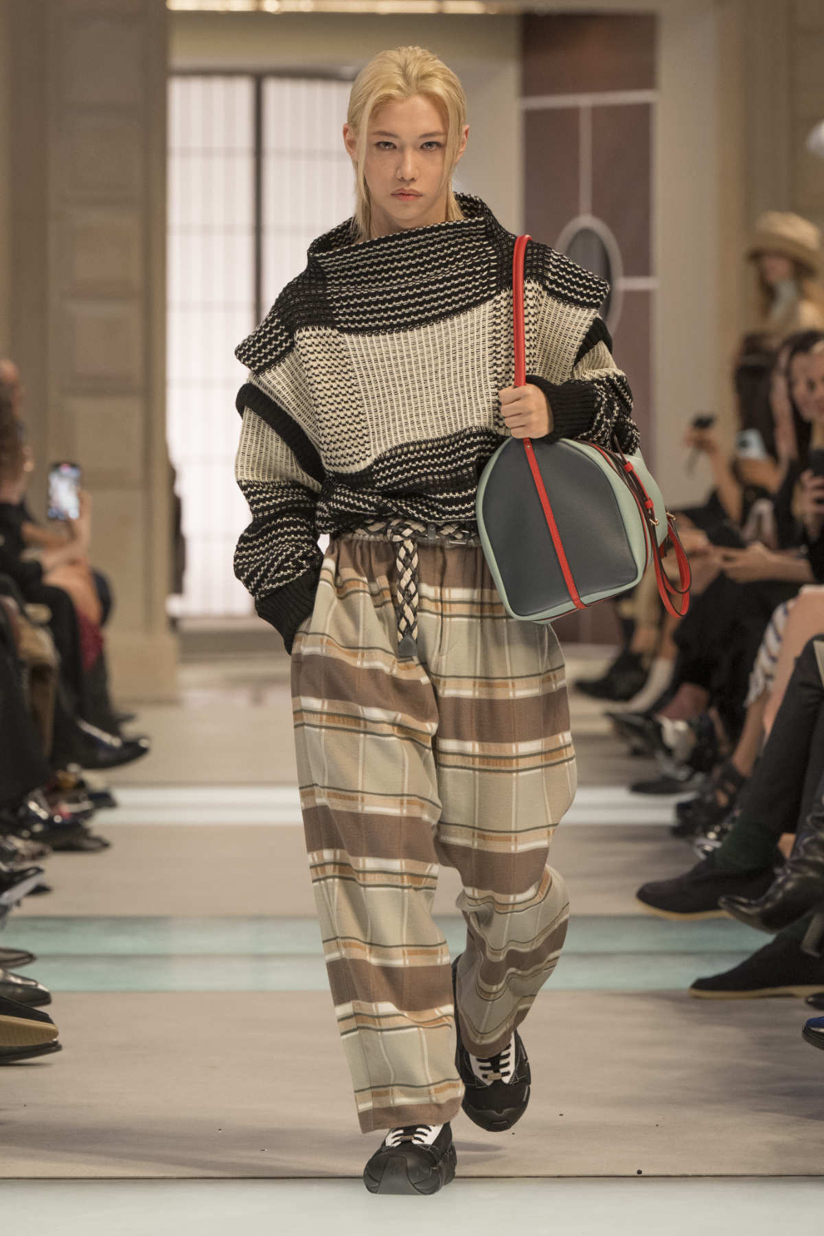 Louis Vuitton Presents Its New Women’s Fall-Winter 2025 Collection