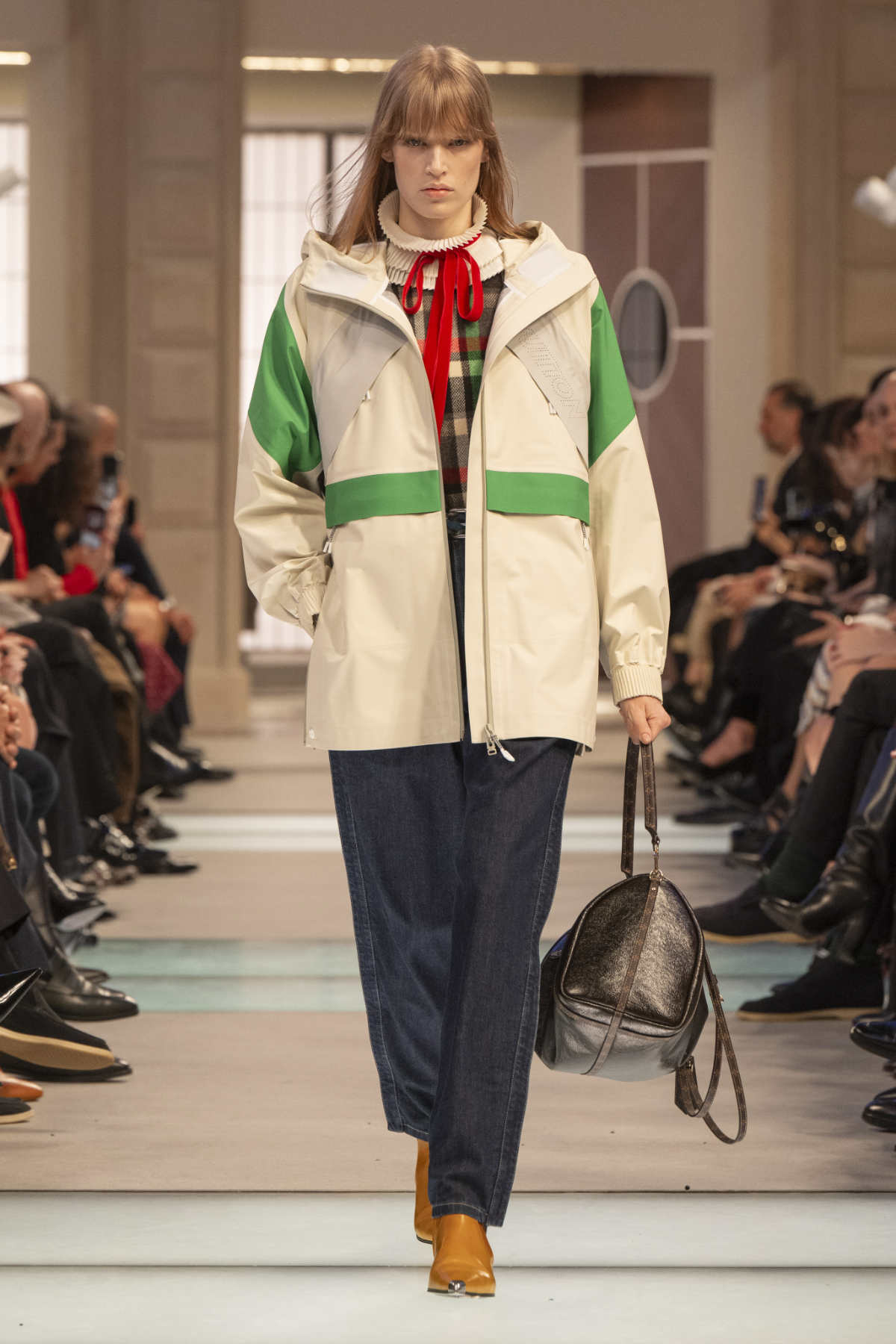 Louis Vuitton Presents Its New Women’s Fall-Winter 2025 Collection