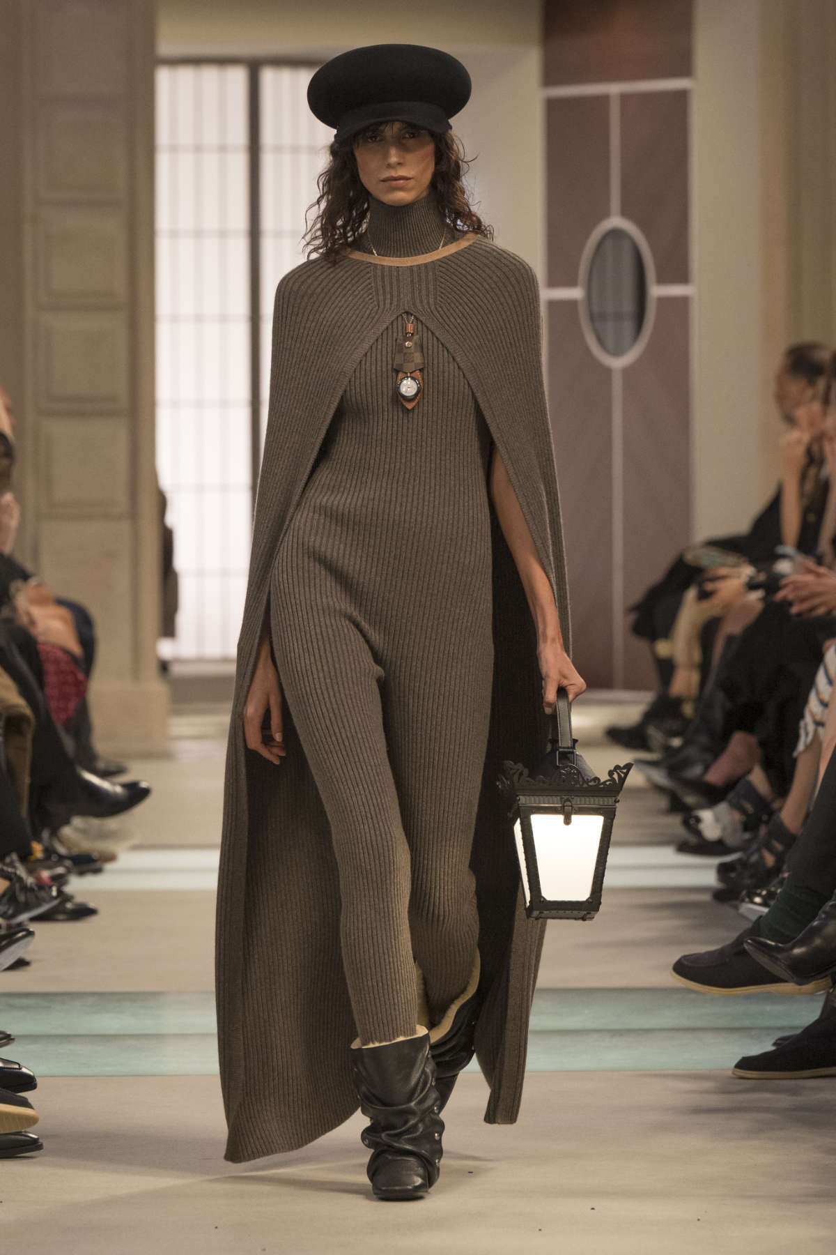 Louis Vuitton Presents Its New Women’s Fall-Winter 2025 Collection