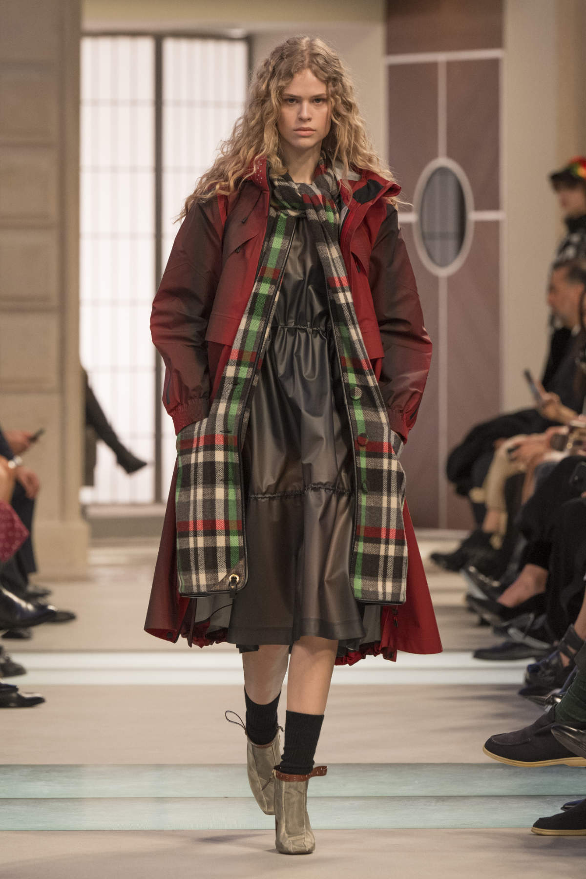 Louis Vuitton Presents Its New Women’s Fall-Winter 2025 Collection