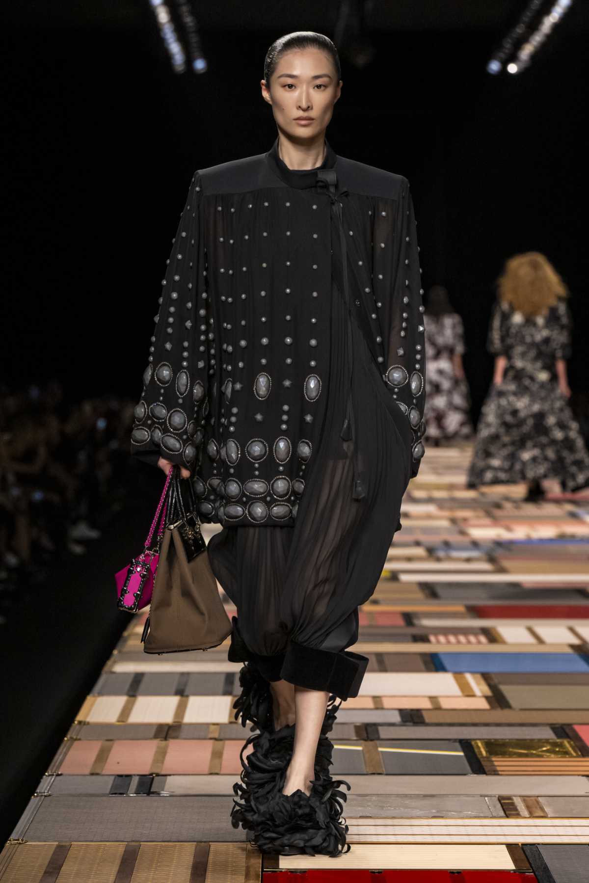 Louis Vuitton Presents Its New Women's Spring-Summer 2025 Collection