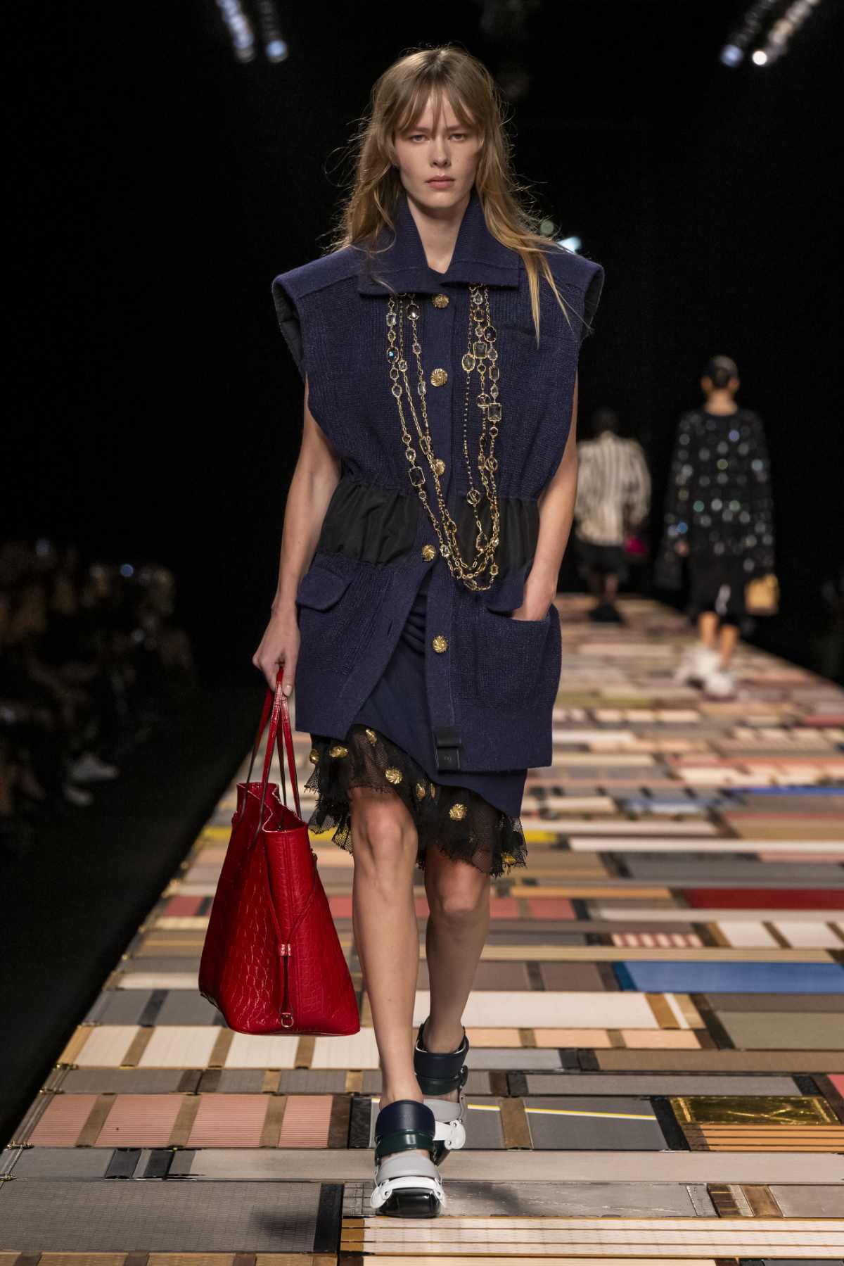 Louis Vuitton Presents Its New Women's Spring-Summer 2025 Collection