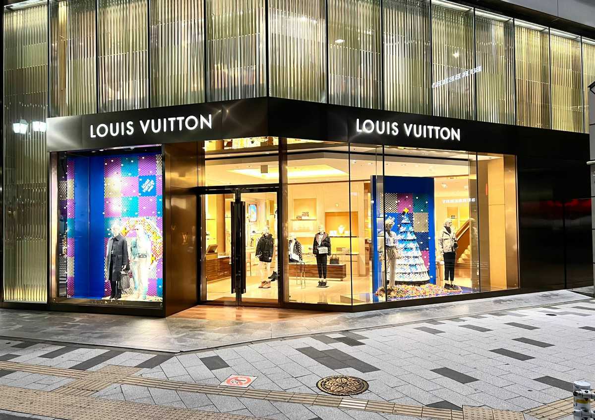 Louis Vuitton: Louis Vuitton Collaborates With Master LEGO