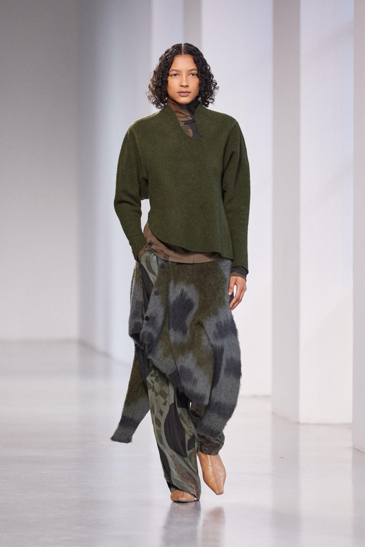 Mame Kurogouchi Presents Its New Autumn Winter 2023 Collection: “Bamboo Interactions”