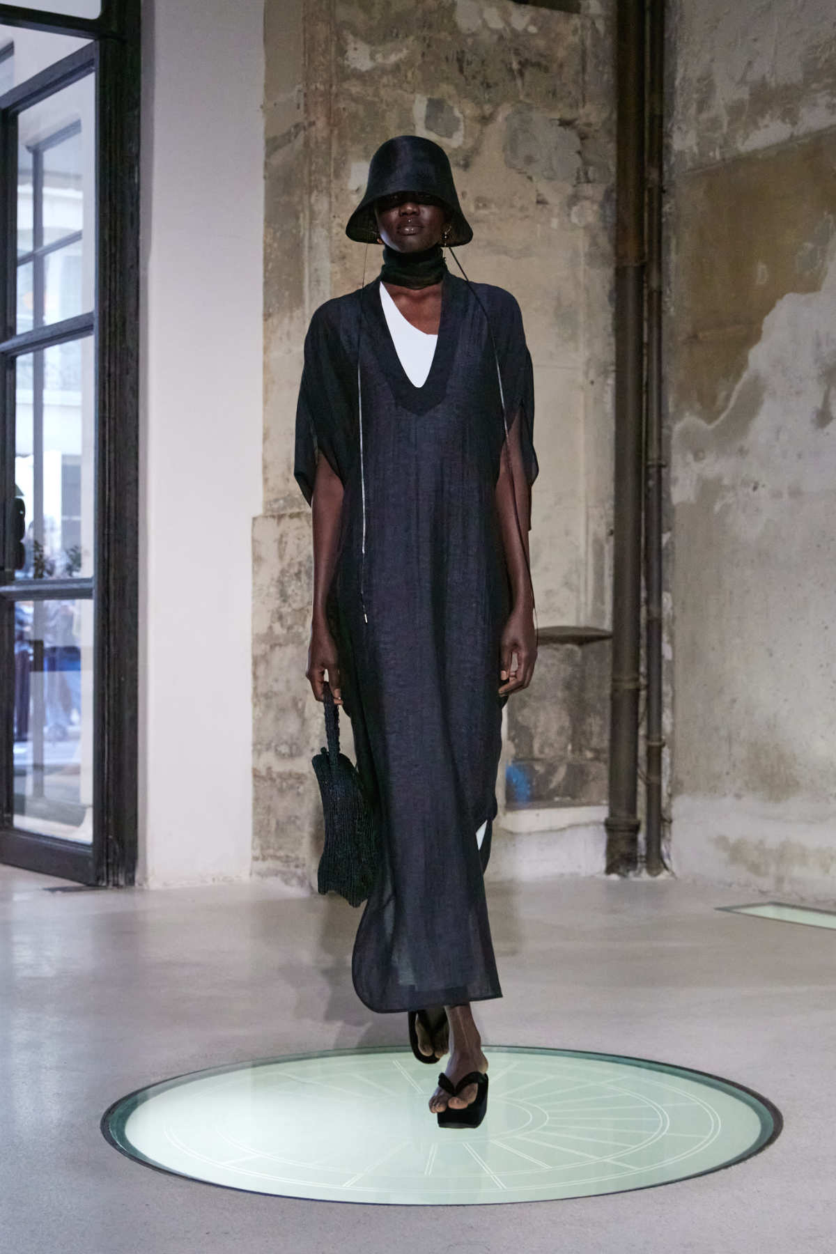 Mame Kurogouchi Presents Her New Spring/Summer 2025 Collection: Katachi