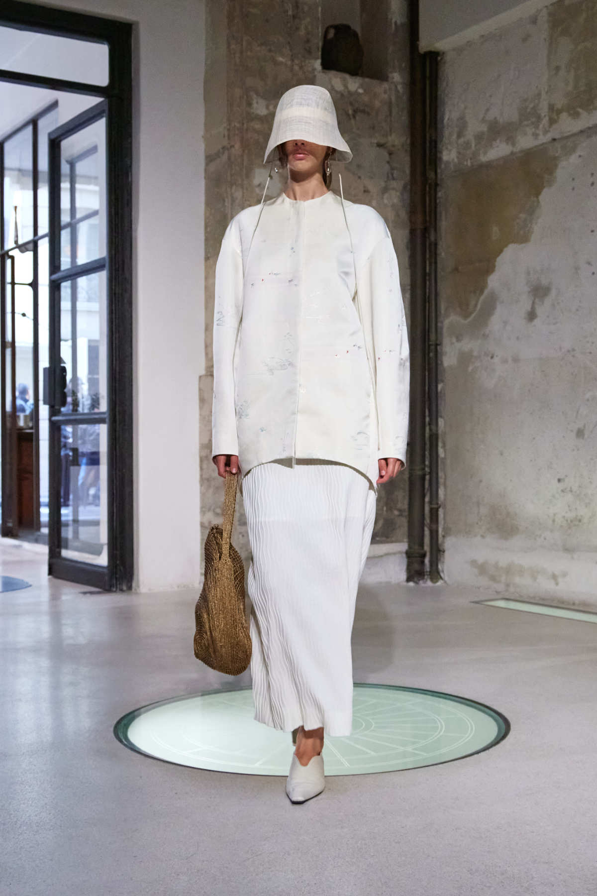 Mame Kurogouchi Presents Her New Spring/Summer 2025 Collection: Katachi