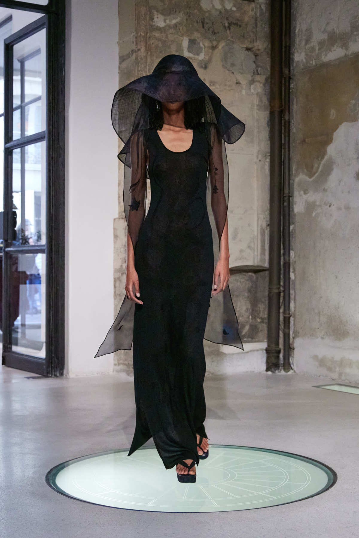 Mame Kurogouchi Presents Her New Spring/Summer 2025 Collection: Katachi