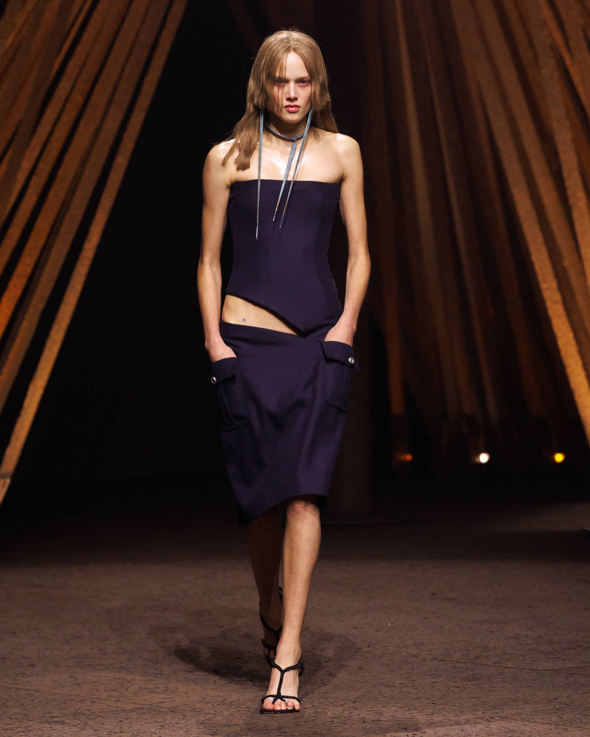 McQueen Spring Summer 2026: Primal Elegance And Avant-Garde Tailoring