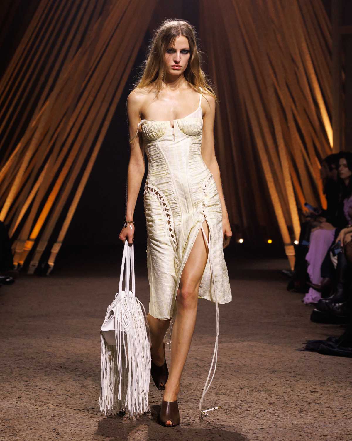 McQueen Spring Summer 2026: Primal Elegance And Avant-Garde Tailoring