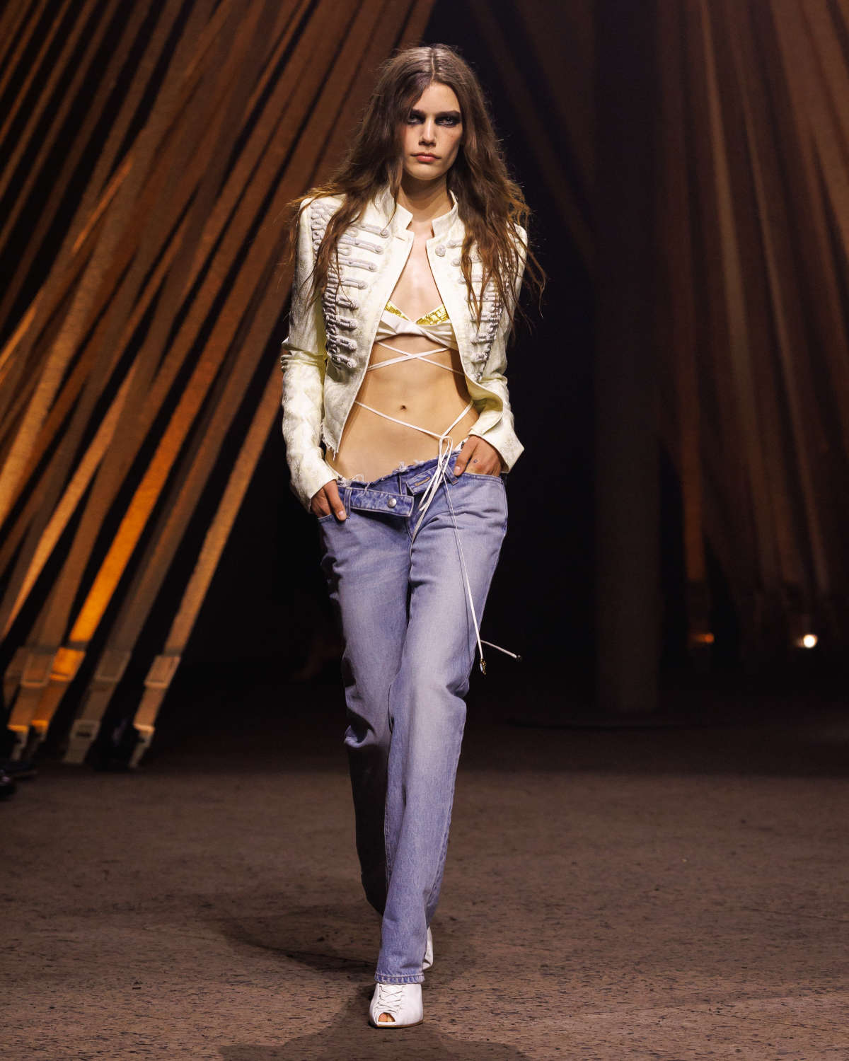 McQueen Spring Summer 2026: Primal Elegance And Avant-Garde Tailoring