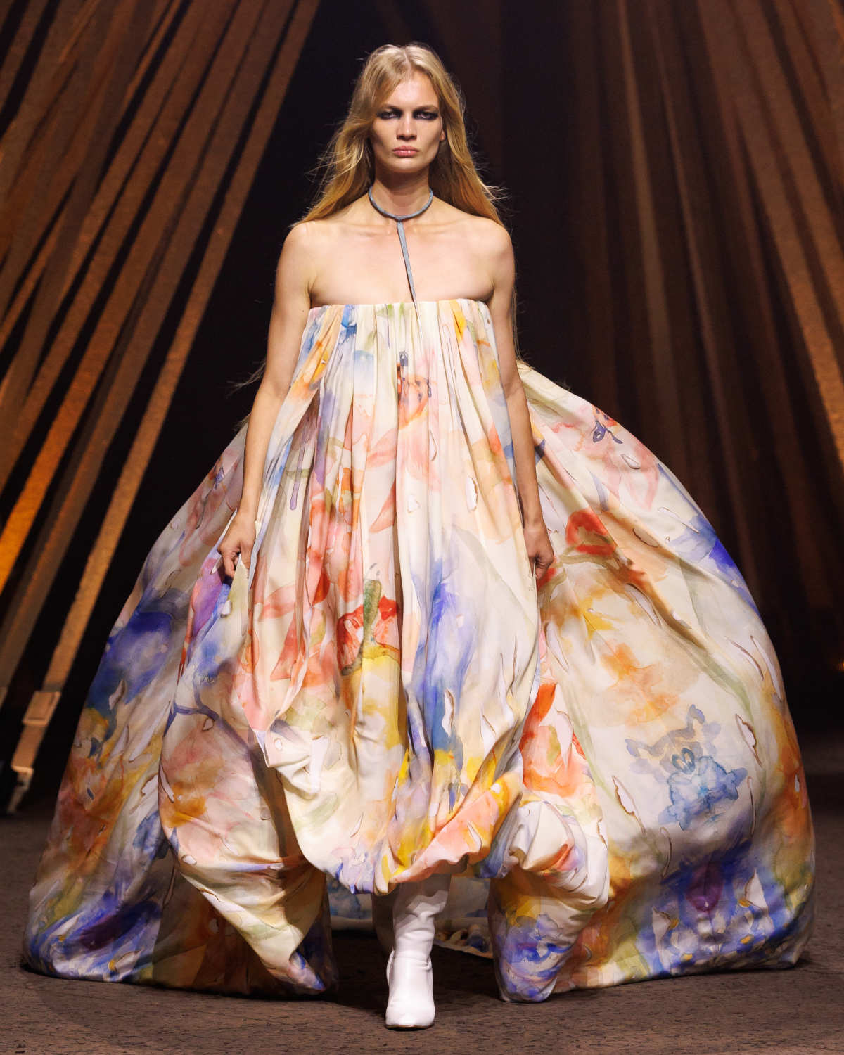McQueen Spring Summer 2026: Primal Elegance And Avant-Garde Tailoring